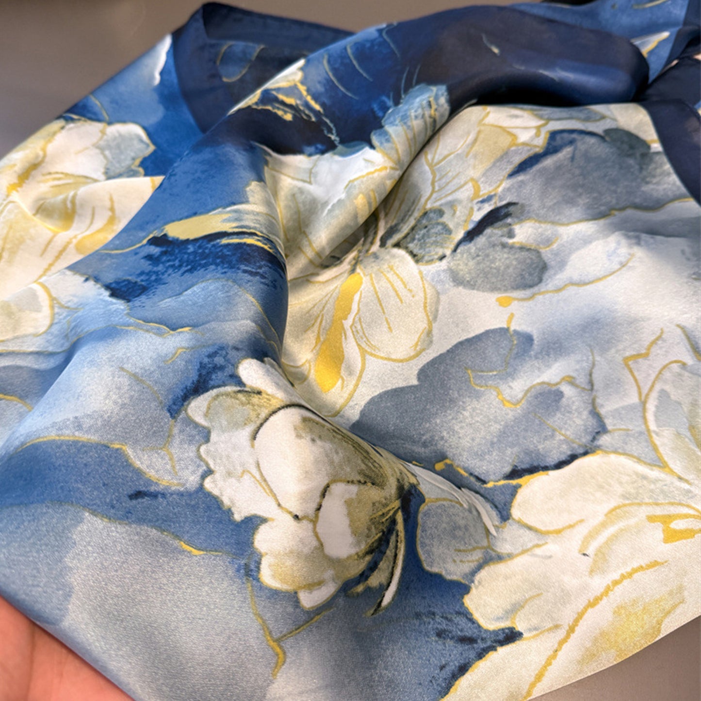 Floral Print Satin Scarf Lightweight Square Wrap 35.4¡Á35.4 Inches