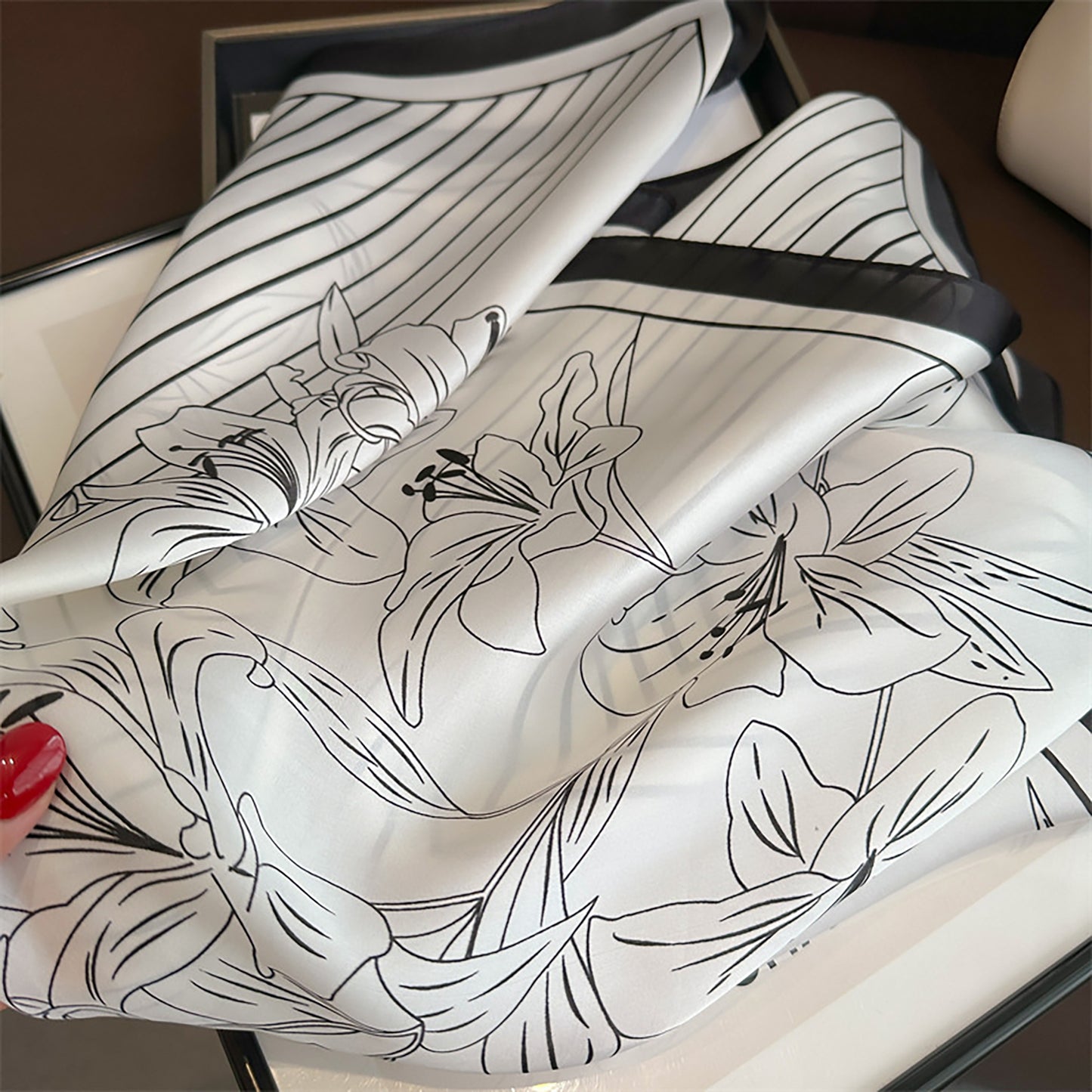 Womens Satin Square Scarf with Modern Floral Line Art 27.5¡Á27.5inches