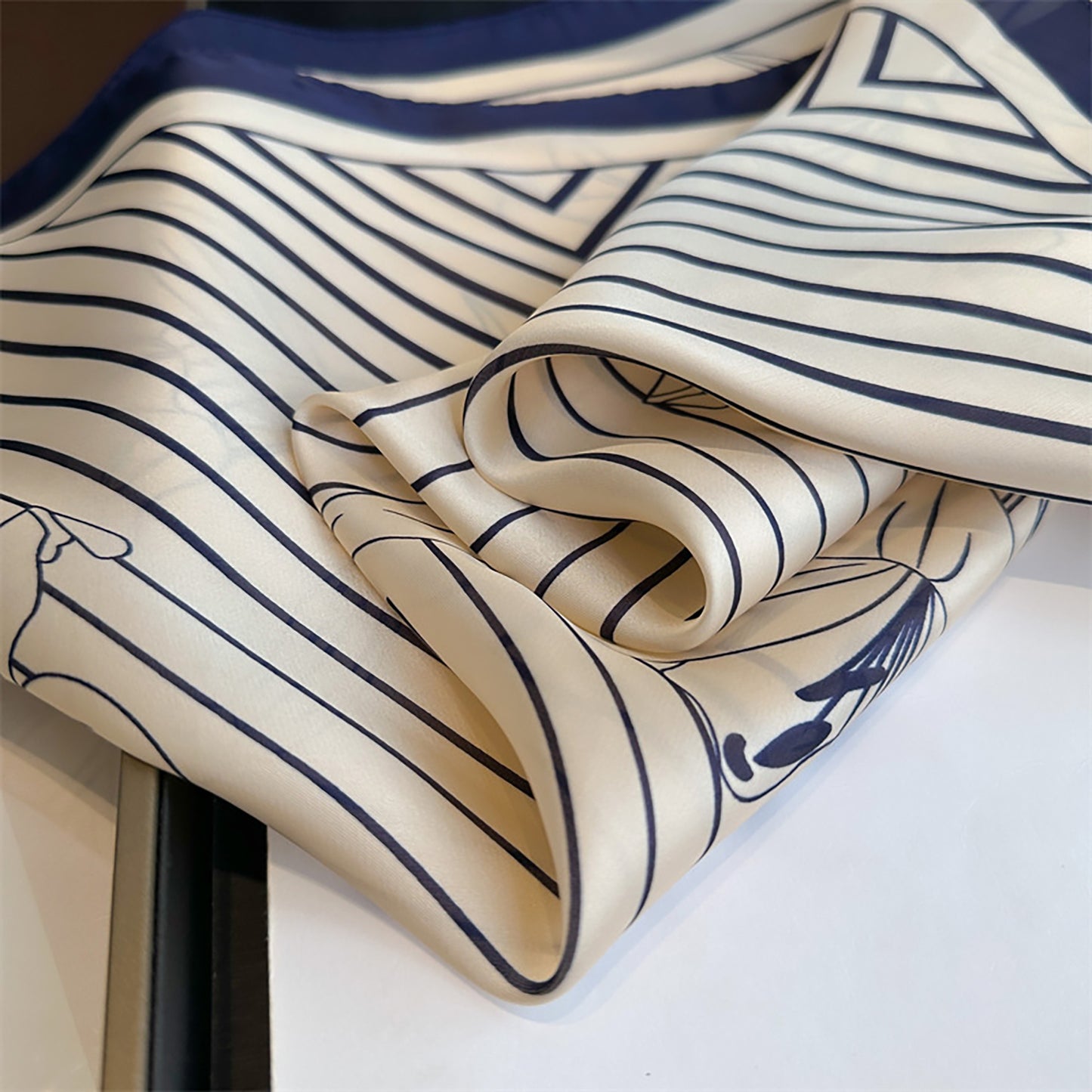 Womens Satin Square Scarf with Modern Floral Line Art 27.5¡Á27.5inches