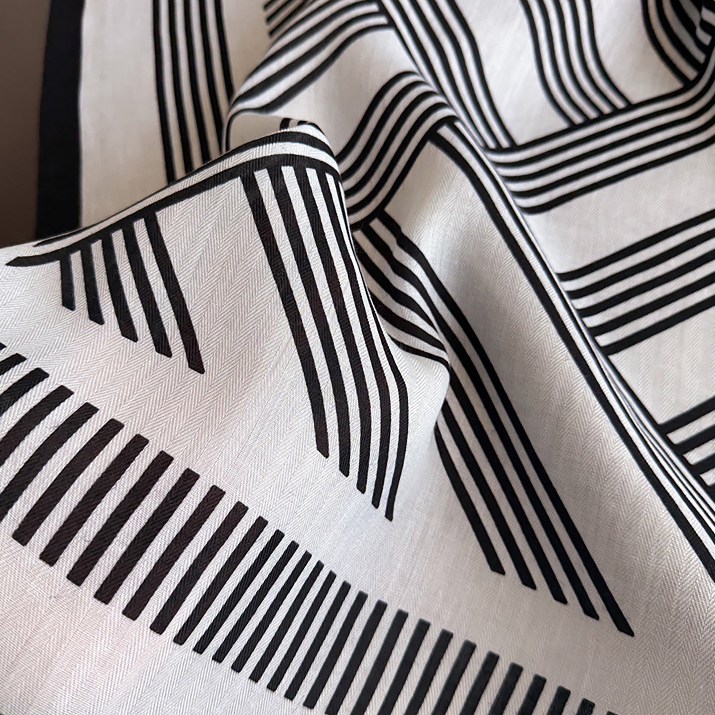 Womens Lightweight Square Scarf with Modern Linear Pattern 26.5¡Á26.5inches