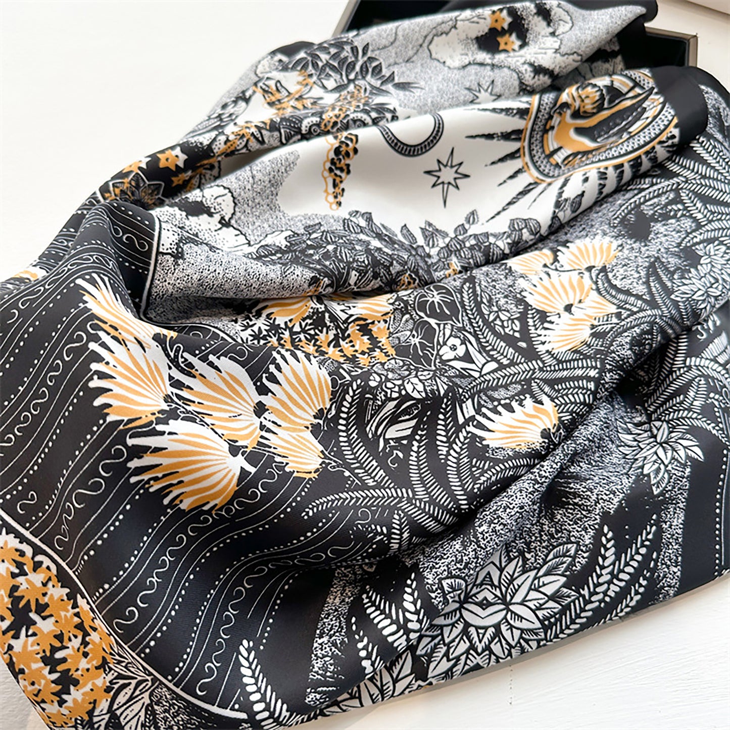 Womens Satin Square Scarf with Vintage Floral Print 35.4¡Á35.4inches