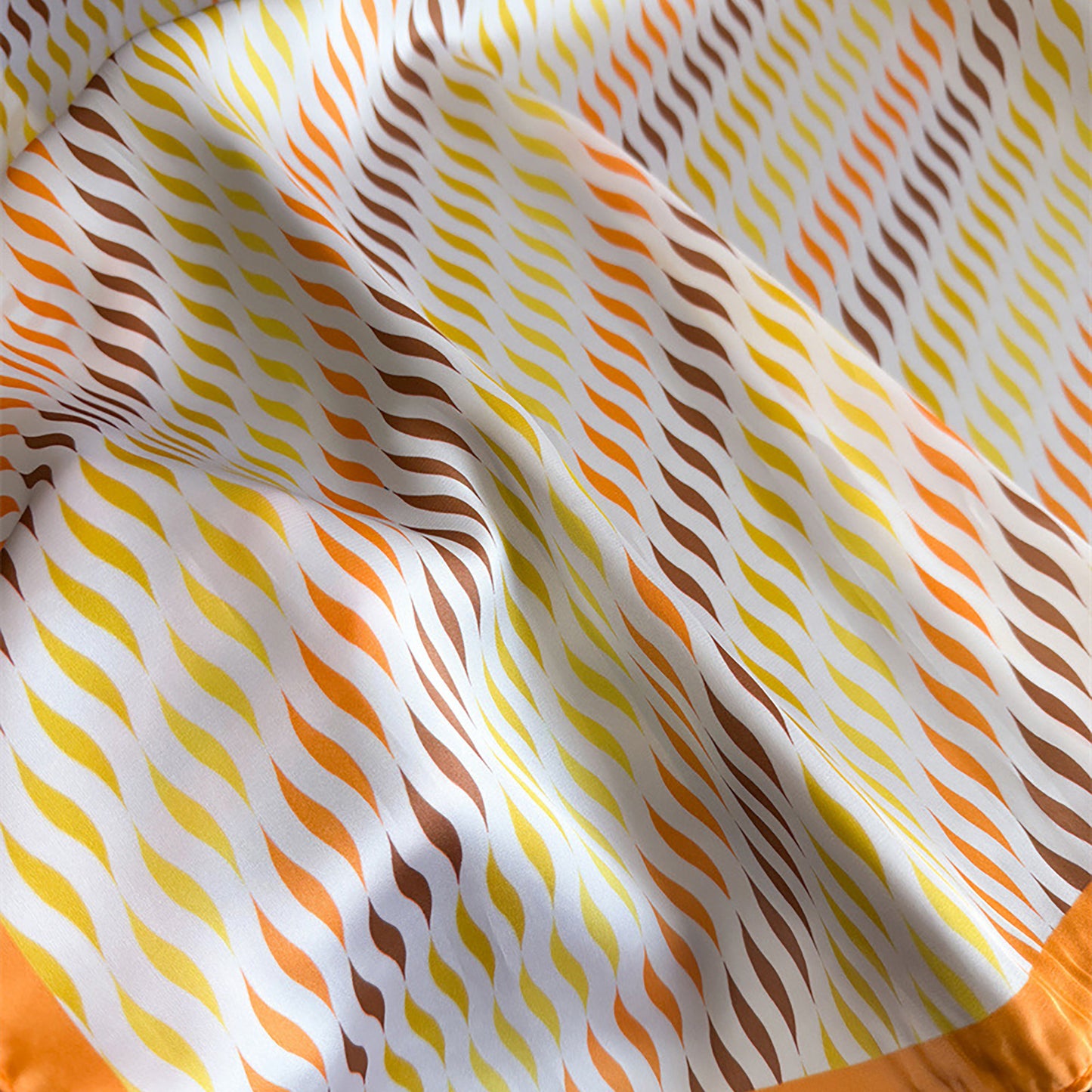 Women Satin Square Scarf with Modern Wavy Print Soft Accessory 27.5¡Á27.5inches