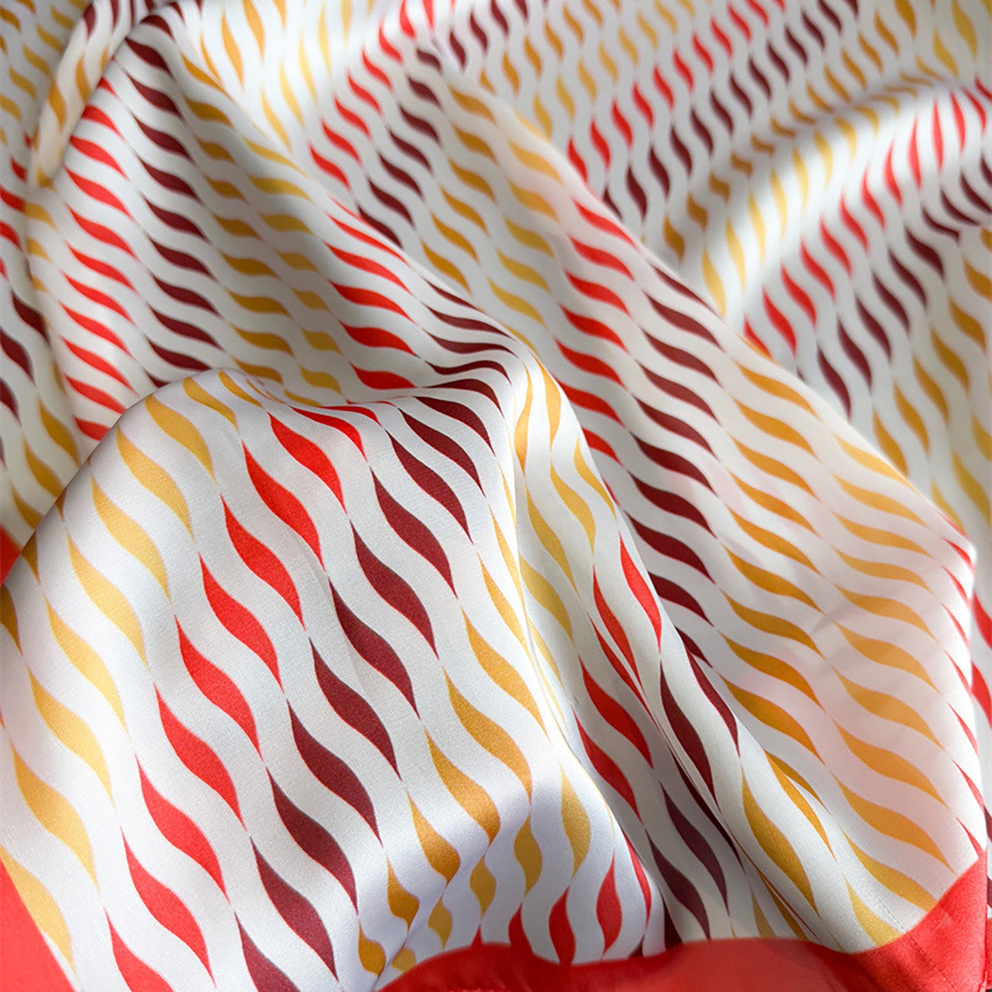 Women Satin Square Scarf with Modern Wavy Print Soft Accessory 27.5¡Á27.5inches