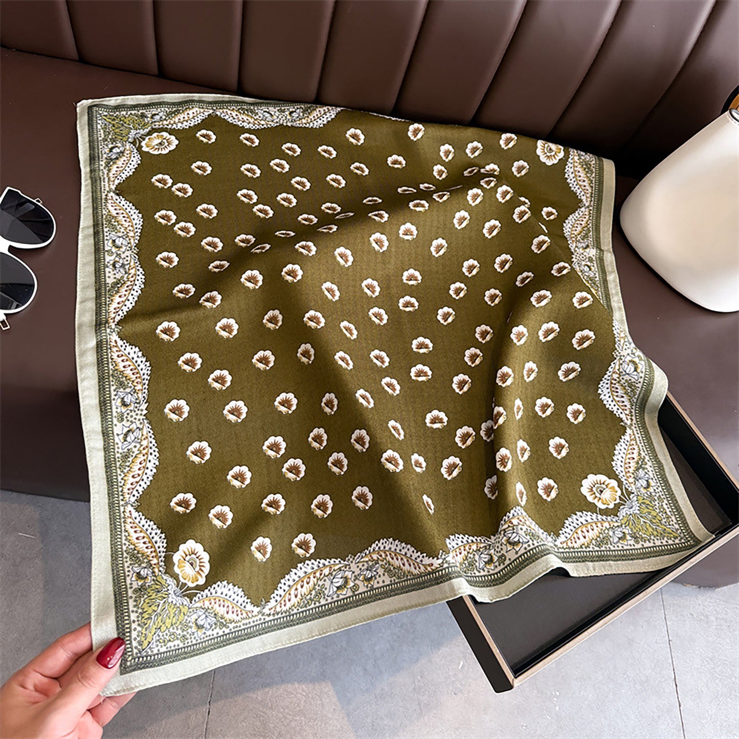 Women Square Scarf with Floral Border Soft Lightweight Fashion Accessory 27.5¡Á27.5inches
