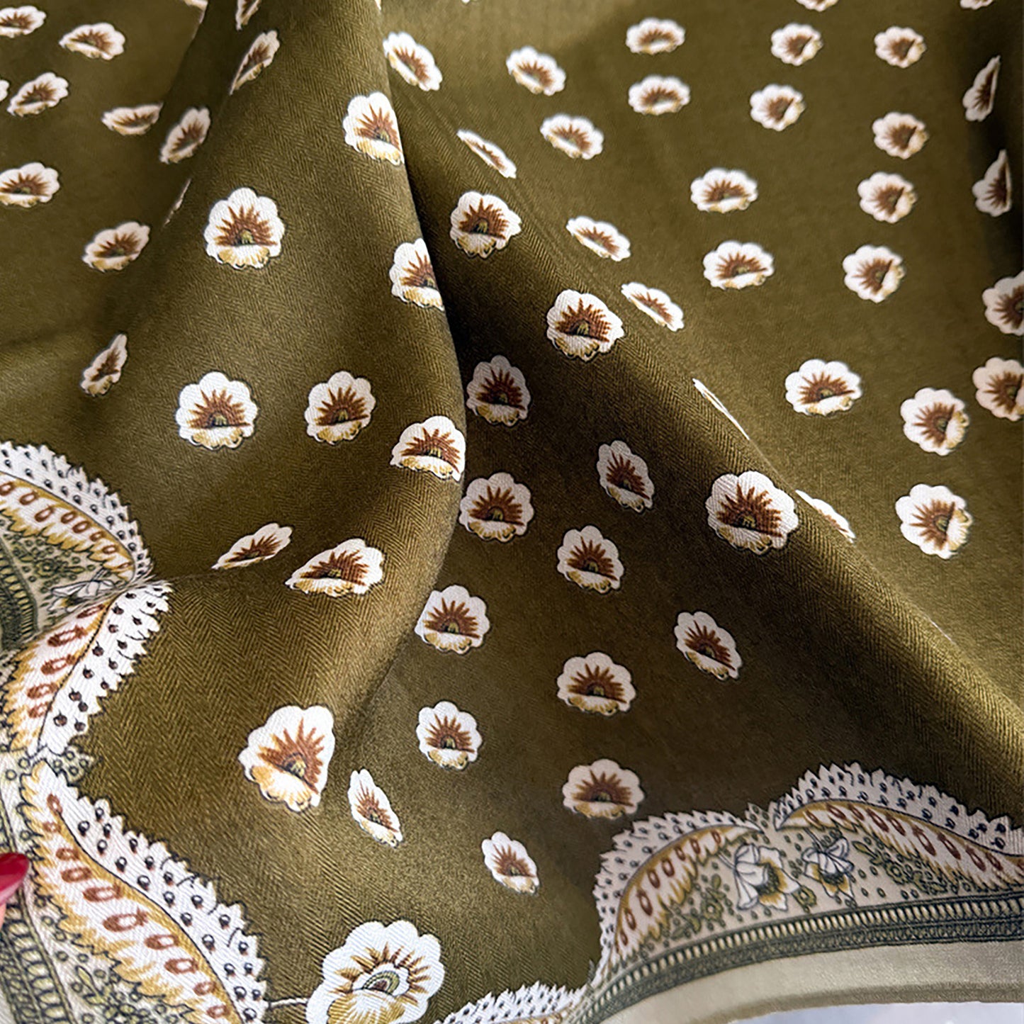 Women Square Scarf with Floral Border Soft Lightweight Fashion Accessory 27.5¡Á27.5inches