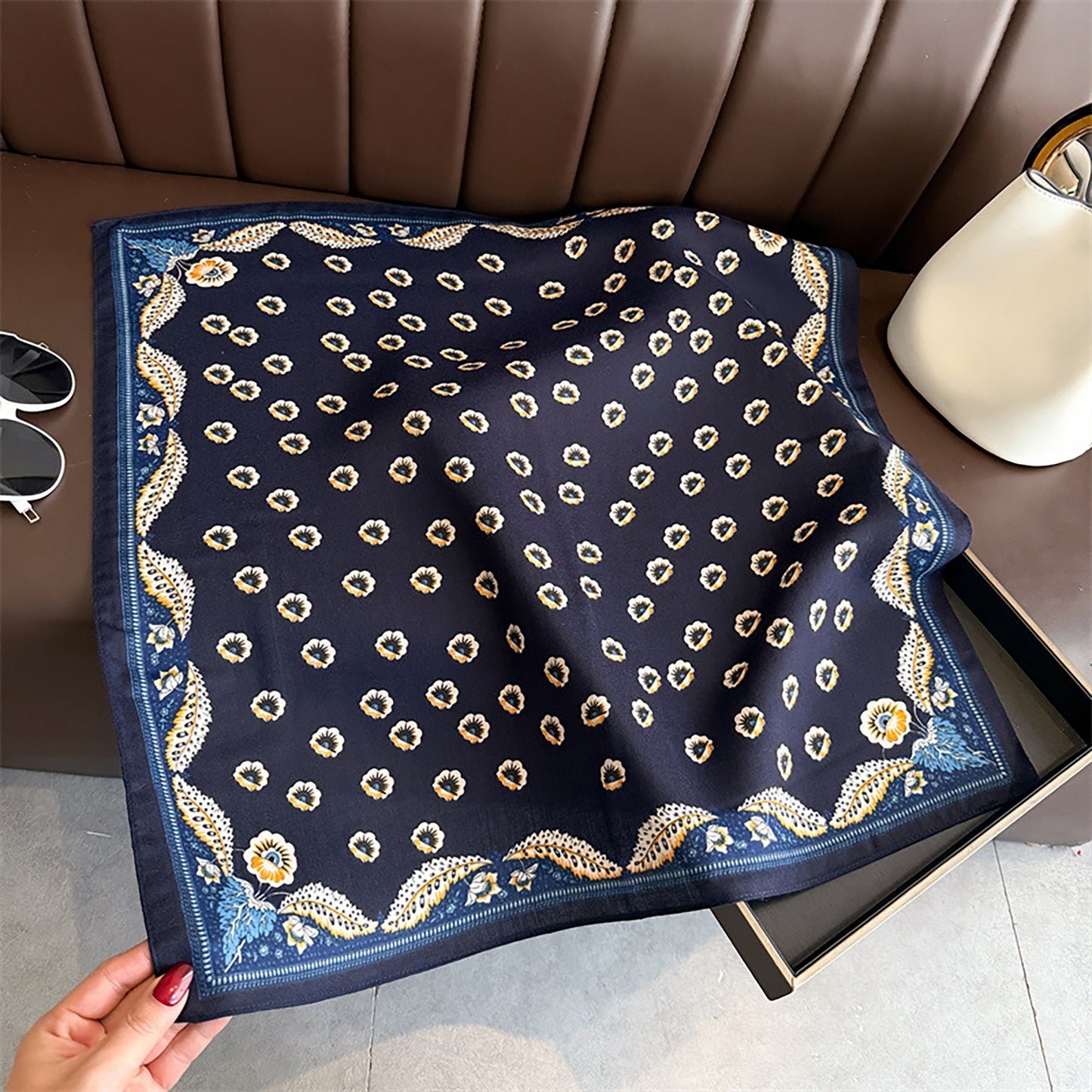 Women Square Scarf with Floral Border Soft Lightweight Fashion Accessory 27.5¡Á27.5inches