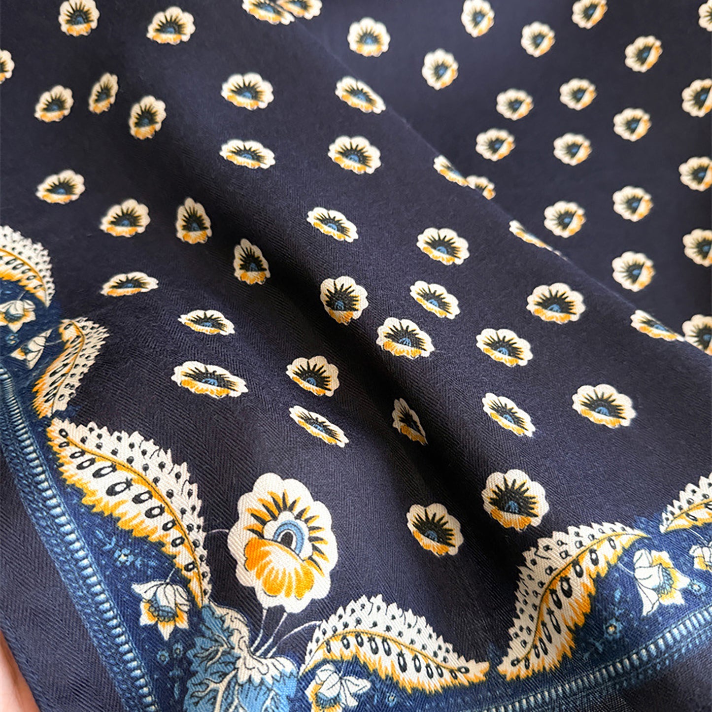 Women Square Scarf with Floral Border Soft Lightweight Fashion Accessory 27.5¡Á27.5inches