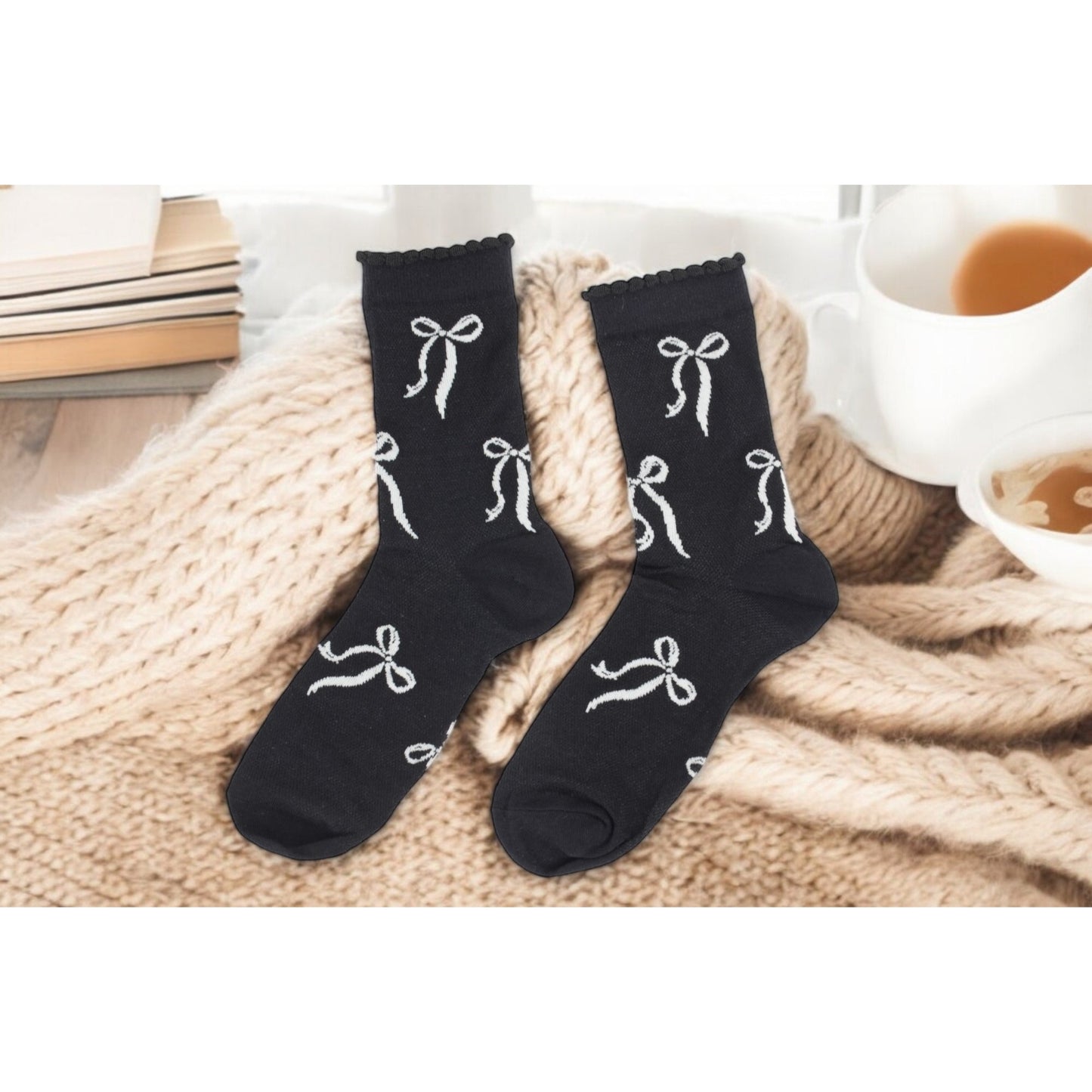 2-Pack Bow Pattern Crew Socks with Scalloped Trim and Contrast Details