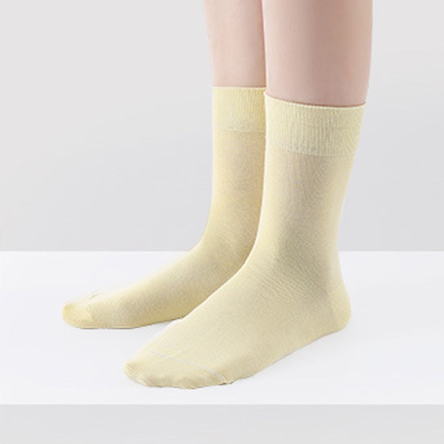 Women's Solid Crew Socks 2-Pack Soft Stretch Knit Comfortable Lightweight Everyday Fit