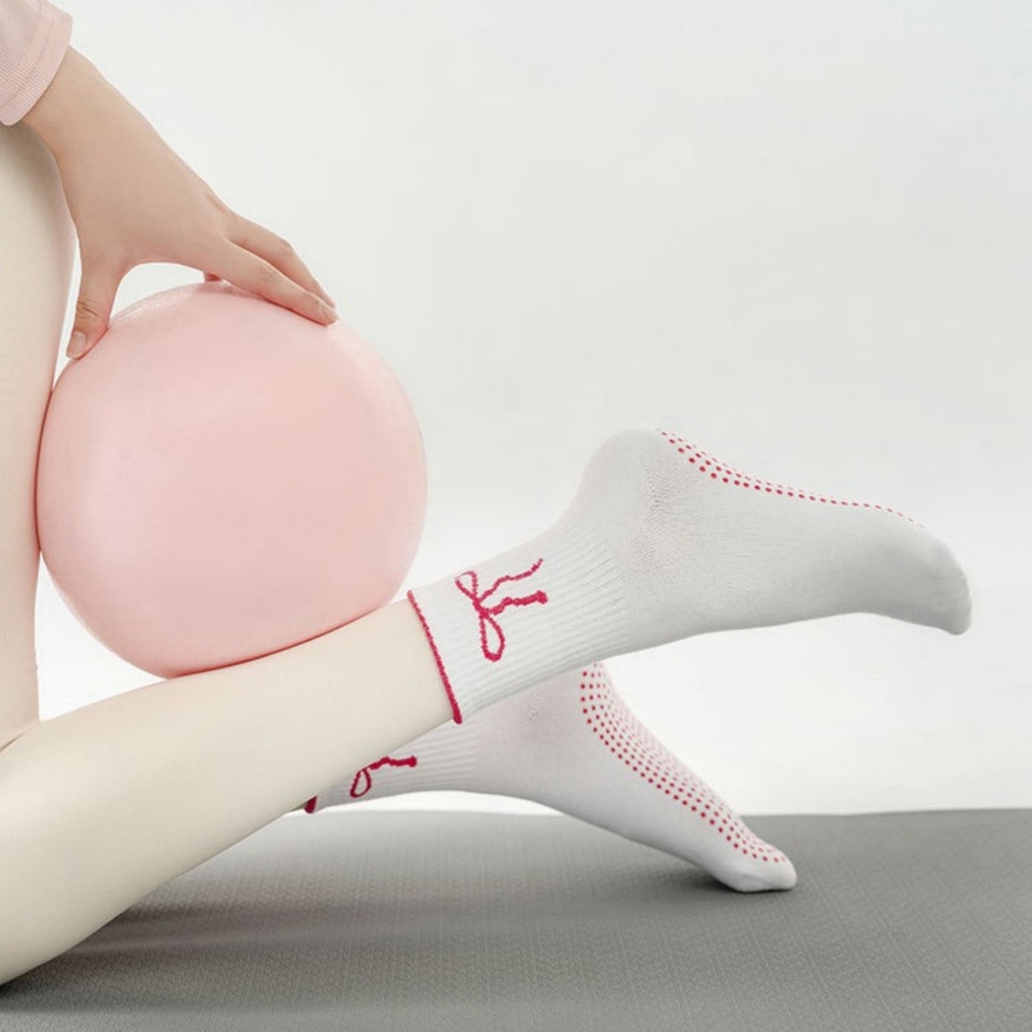 2-Pack Non-Slip Grip Socks with Bow Embroidery and Anti-Skid Dot Soles