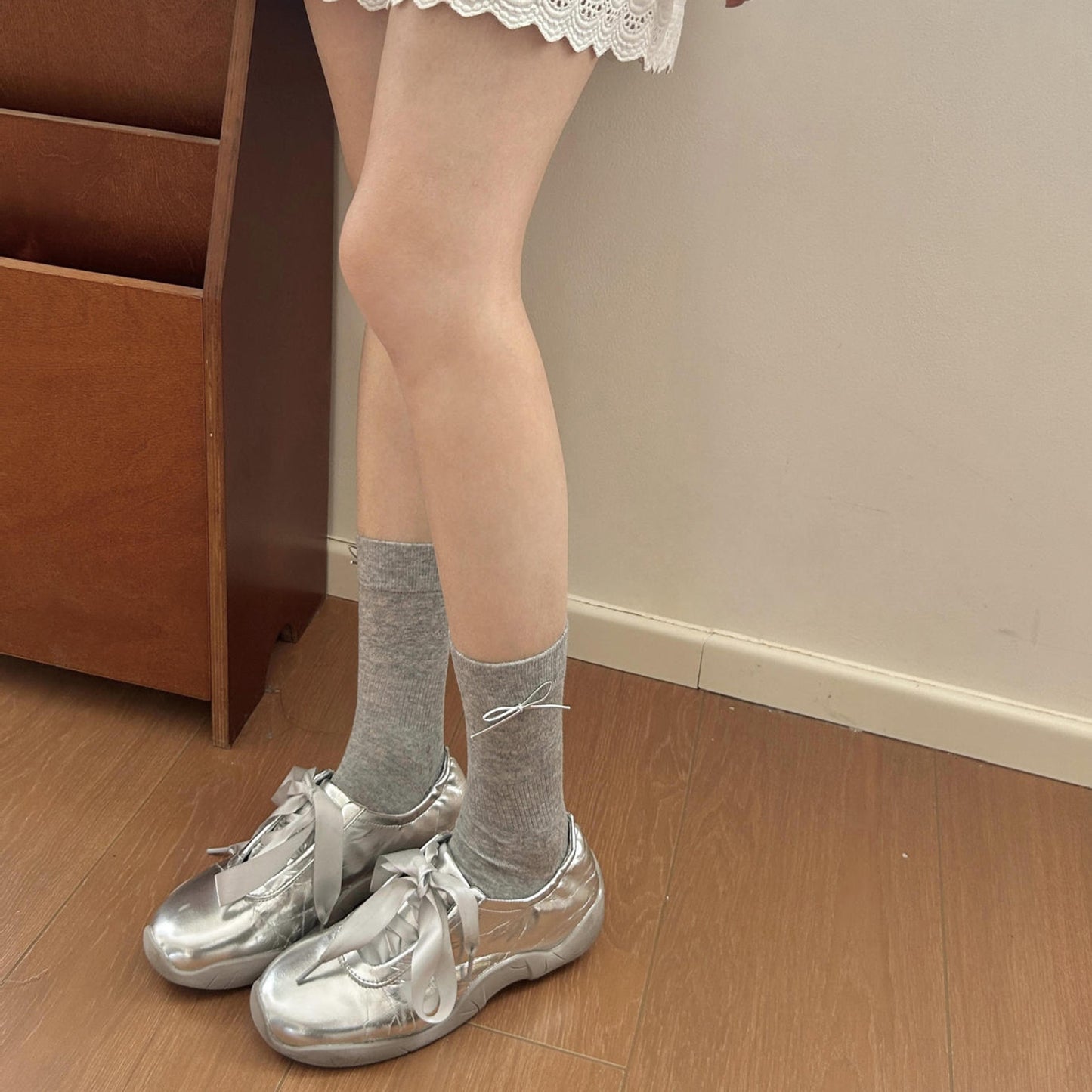 Women's Velvet Ankle Socks with Rhinestone Bow Accent and Soft Plush Texture for Elegant Everyday Wear