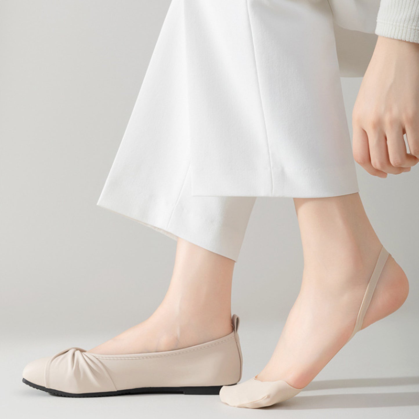 Women's 4 Pairs Women's Ballet-Inspired No Show Liner Socks Low Cut Invisible Design with Criss-Cross Elastic Straps and Non-Slip Silicone Heel