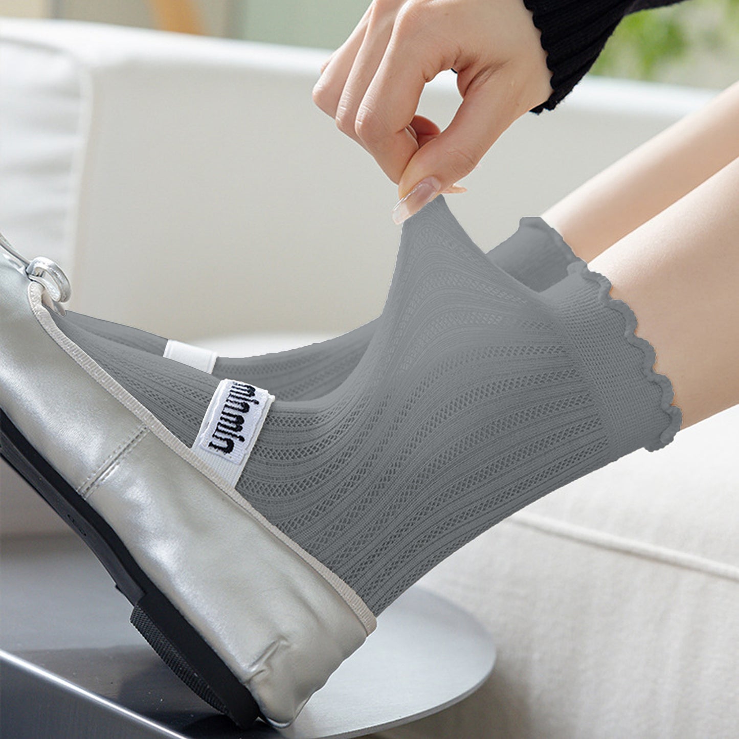 Sheer Ruffle-Trimmed Ankle Socks 6pk