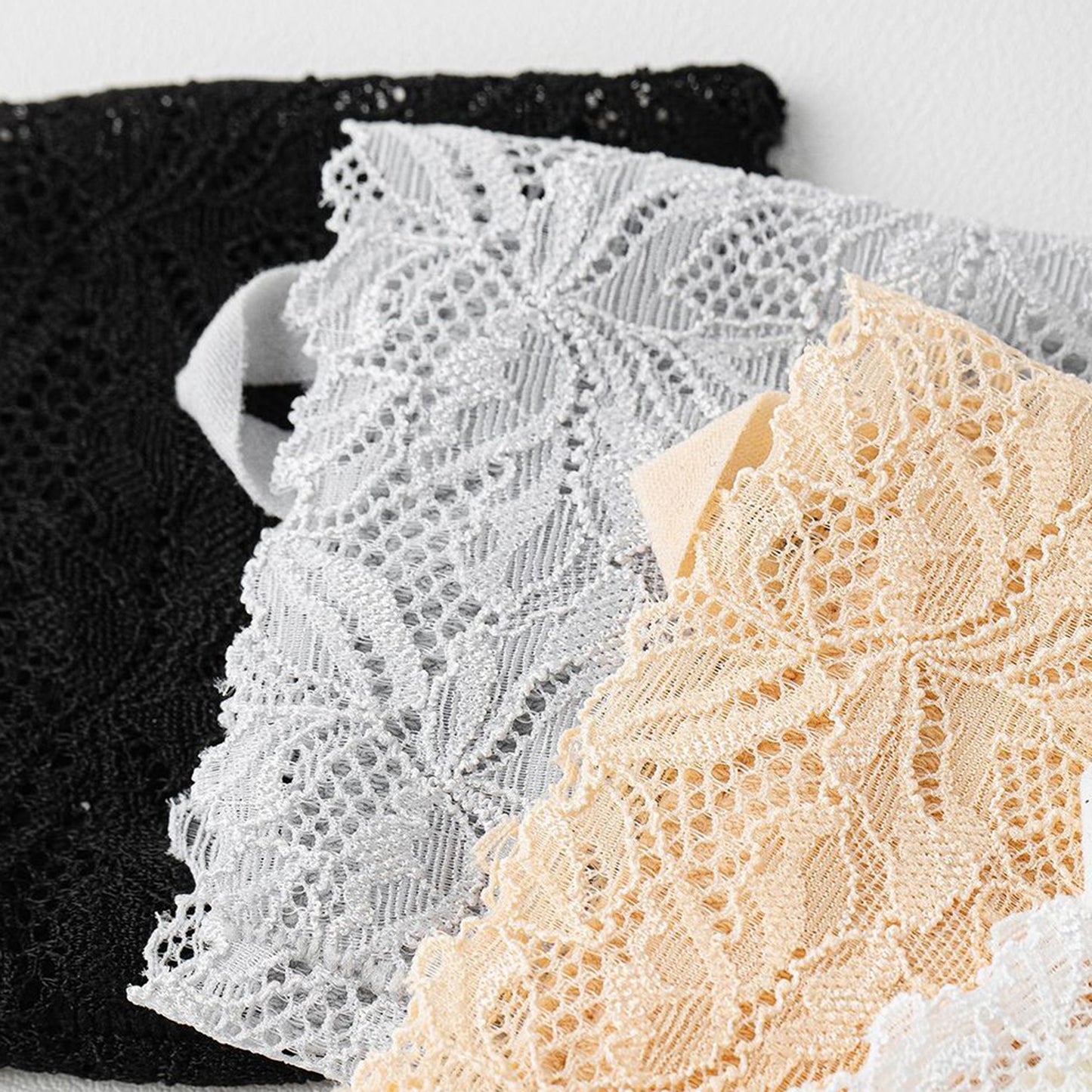 5 Pairs Floral Lace No Show Socks Low Cut Stretch Liner with Elegant Scalloped Trim Invisible Design for Flats and Loafers