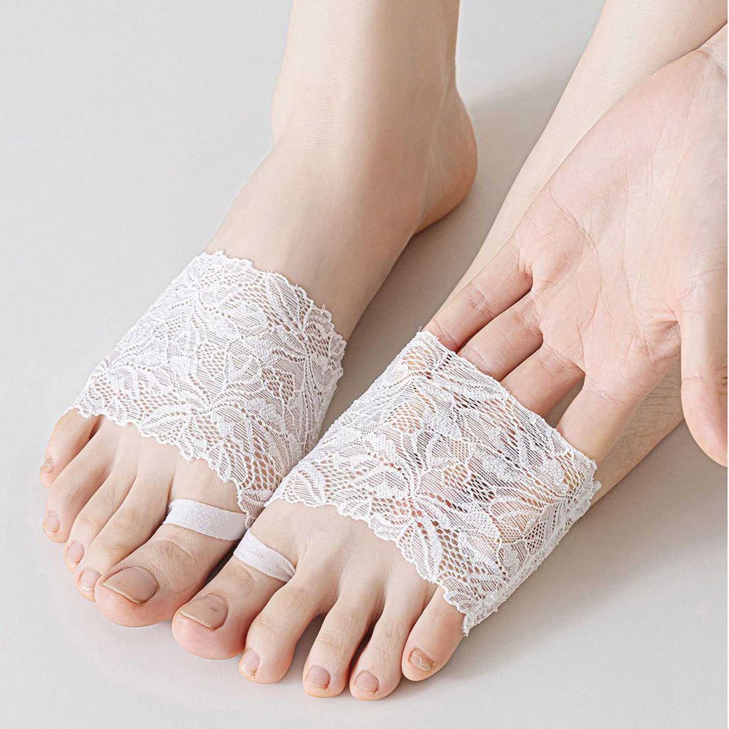 5 Pairs Floral Lace No Show Socks Low Cut Stretch Liner with Elegant Scalloped Trim Invisible Design for Flats and Loafers