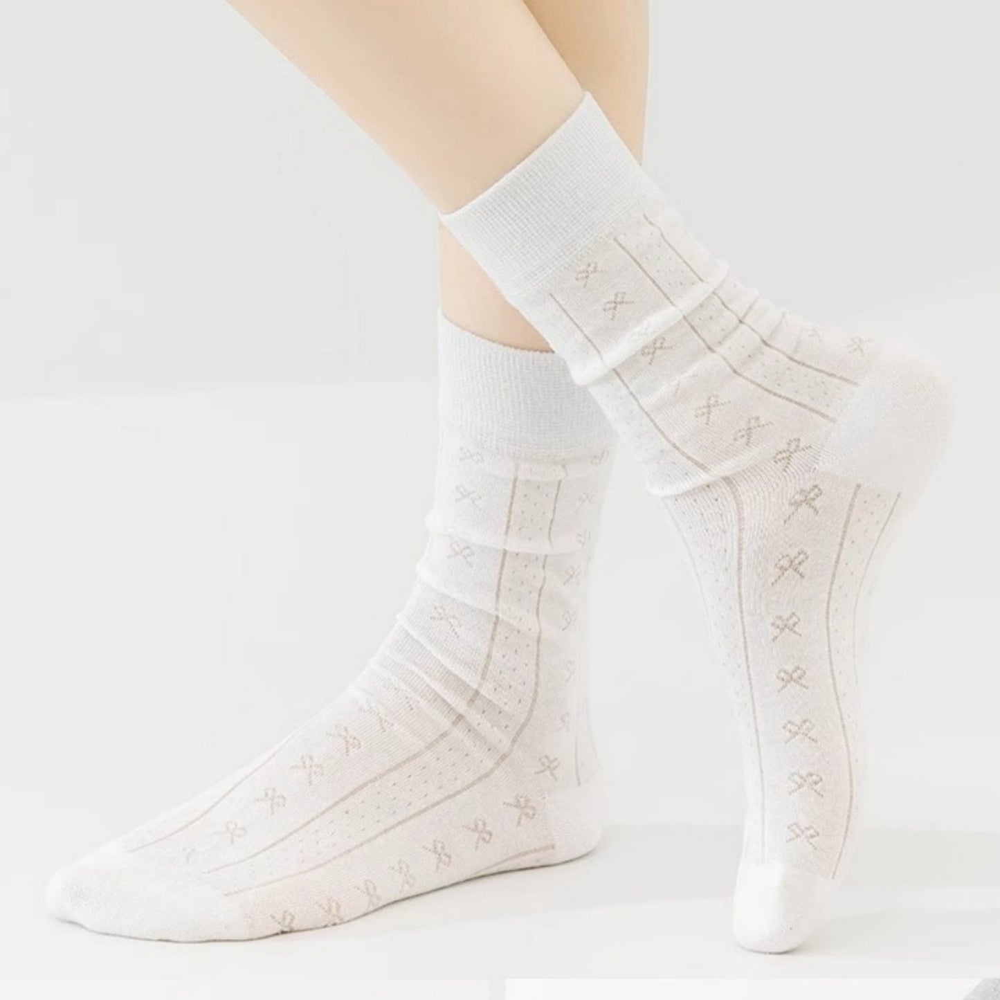 3-Pair Ribbed Crew Socks with Embroidered Bow Knit Texture in Neutral Shades for Everyday Wear