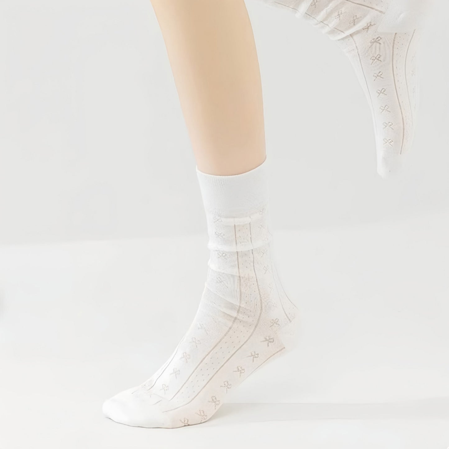 3-Pair Ribbed Crew Socks with Embroidered Bow Knit Texture in Neutral Shades for Everyday Wear