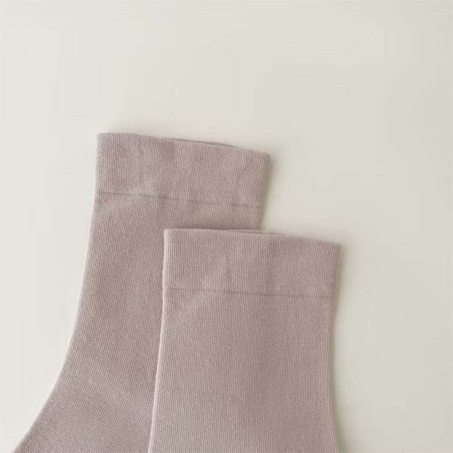 Minimalist Solid Pink Crew Socks 3-Pack Soft Cotton Blend Comfort Fit Seamless Toe Design