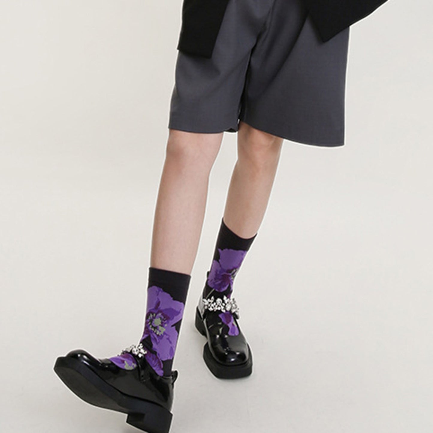 3-Pair Floral Pattern Crew Socks with Scalloped Cuff and Allover Knit Design for Everyday Feminine Style