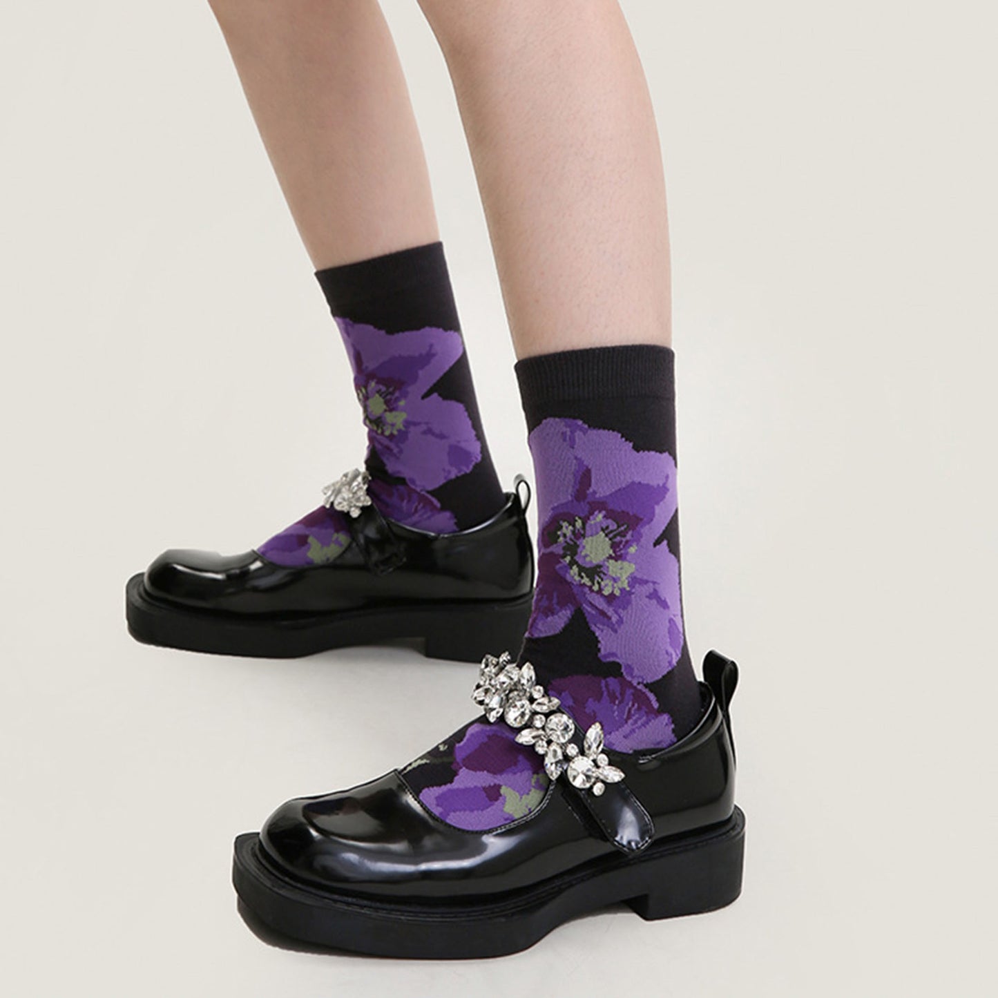 3-Pair Floral Pattern Crew Socks with Scalloped Cuff and Allover Knit Design for Everyday Feminine Style
