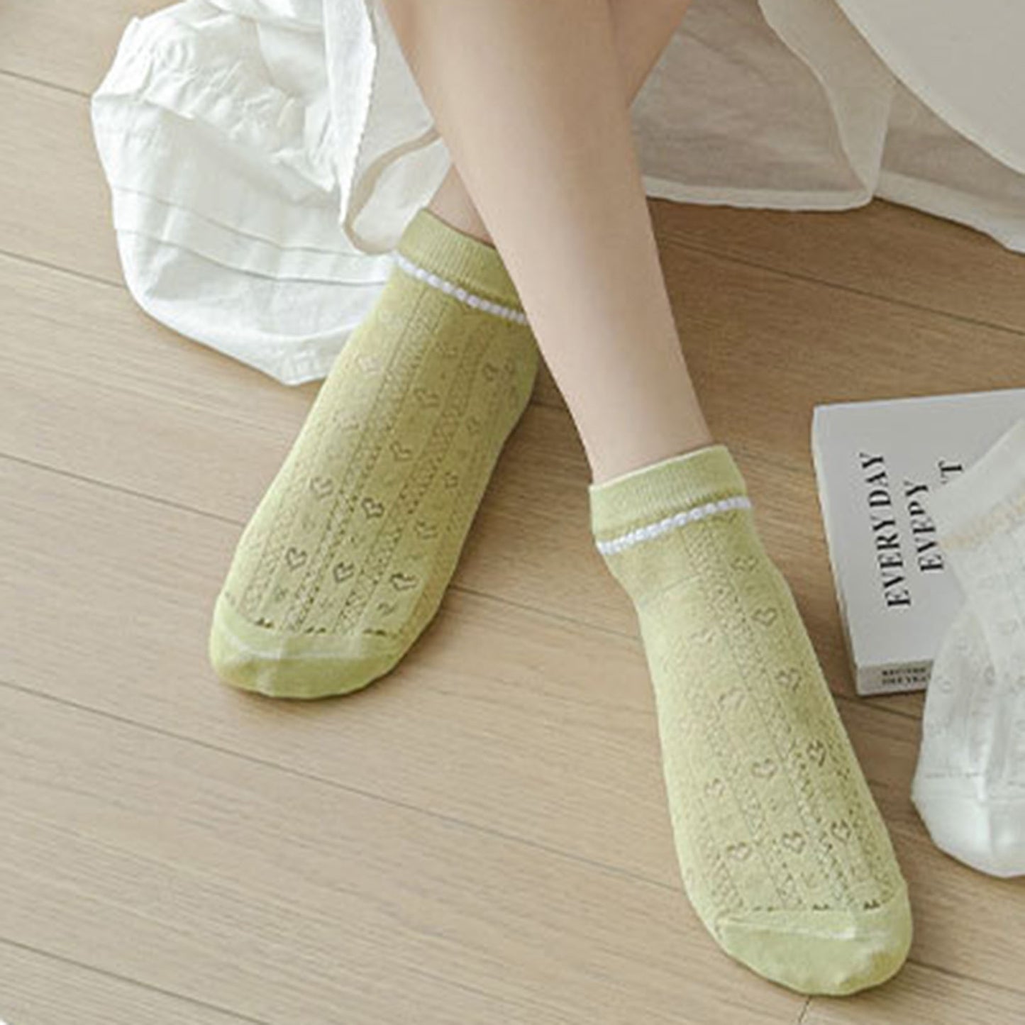 5-Pair Knit Ankle Socks with Delicate Heart Pattern and Ruffled Cuff Detail for Sweet Everyday Style