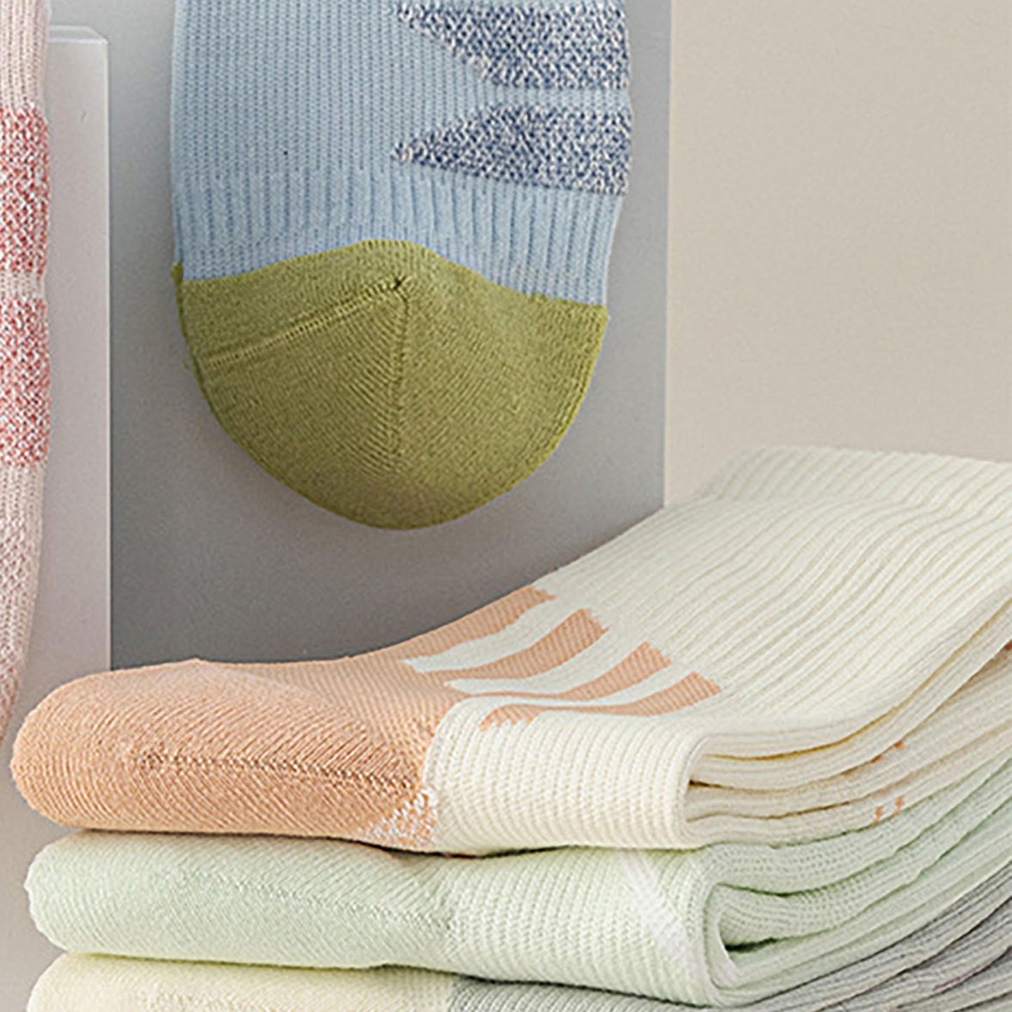 2-Pair Ribbed Crew Socks with Contrast Toe and Heel Design and Modern Abstract Knit Pattern