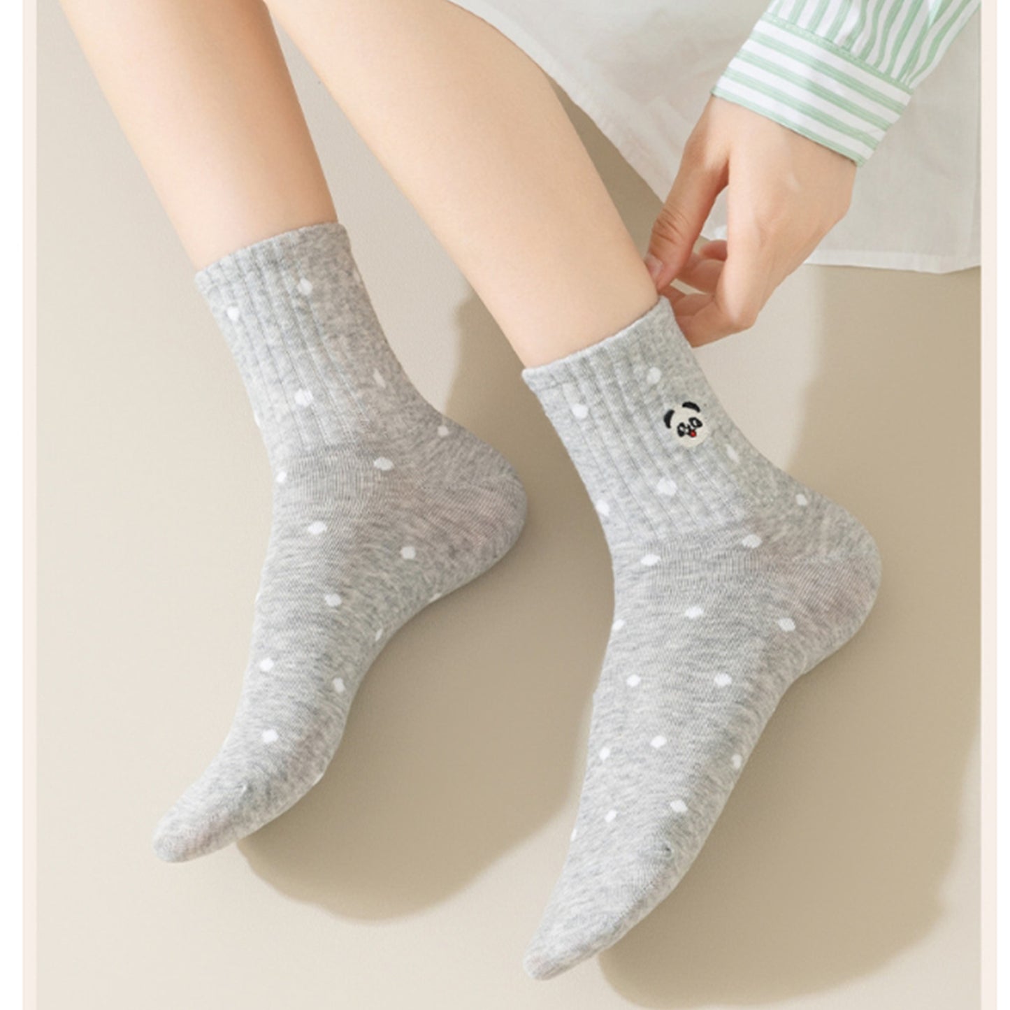 3 Pairs Women's Crew Socks with Polka Dot Pattern and Panda Embroidery
