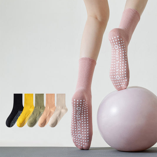 2 Pairs Women's Yoga Non-Slip Crew Socks with Gripped Soles for Pilates and Home Workouts