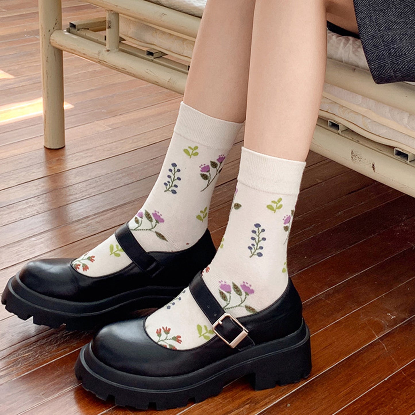 3 Pairs Floral Patterned Split-Toe Socks Soft Cotton Stretch Knit Crew Style
