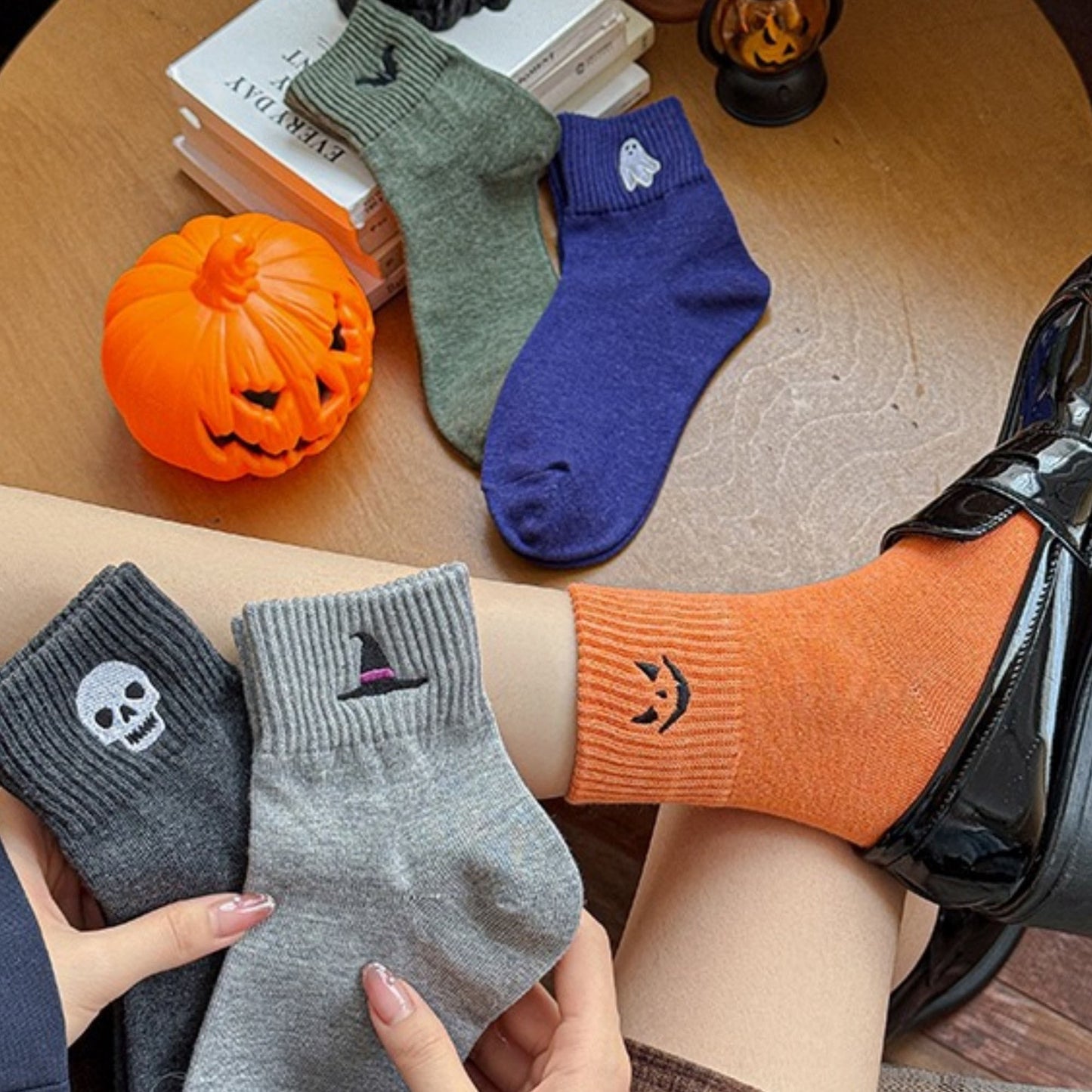 3-Pack Crew Socks with Ribbed Cuffs in Festive Halloween Design