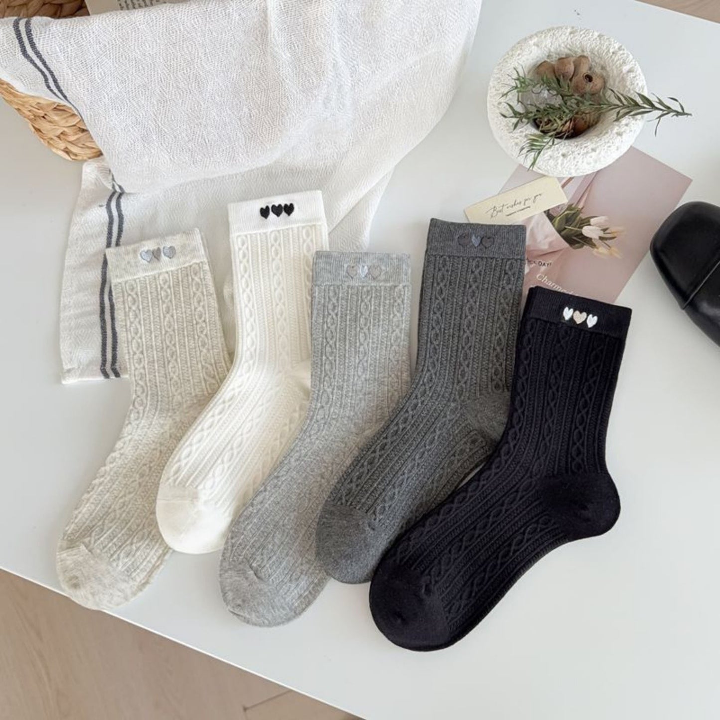 3 Pairs Quarter Socks Heart Accent Knit Stretchy Comfortable Fit Everyday Casual Wear