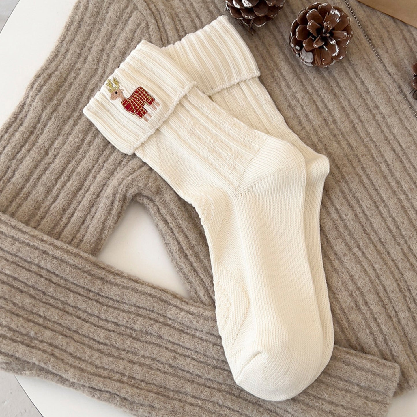 2-Pair Pack Fall Winter Warm Cotton Socks with Cute Christmas Embroidery