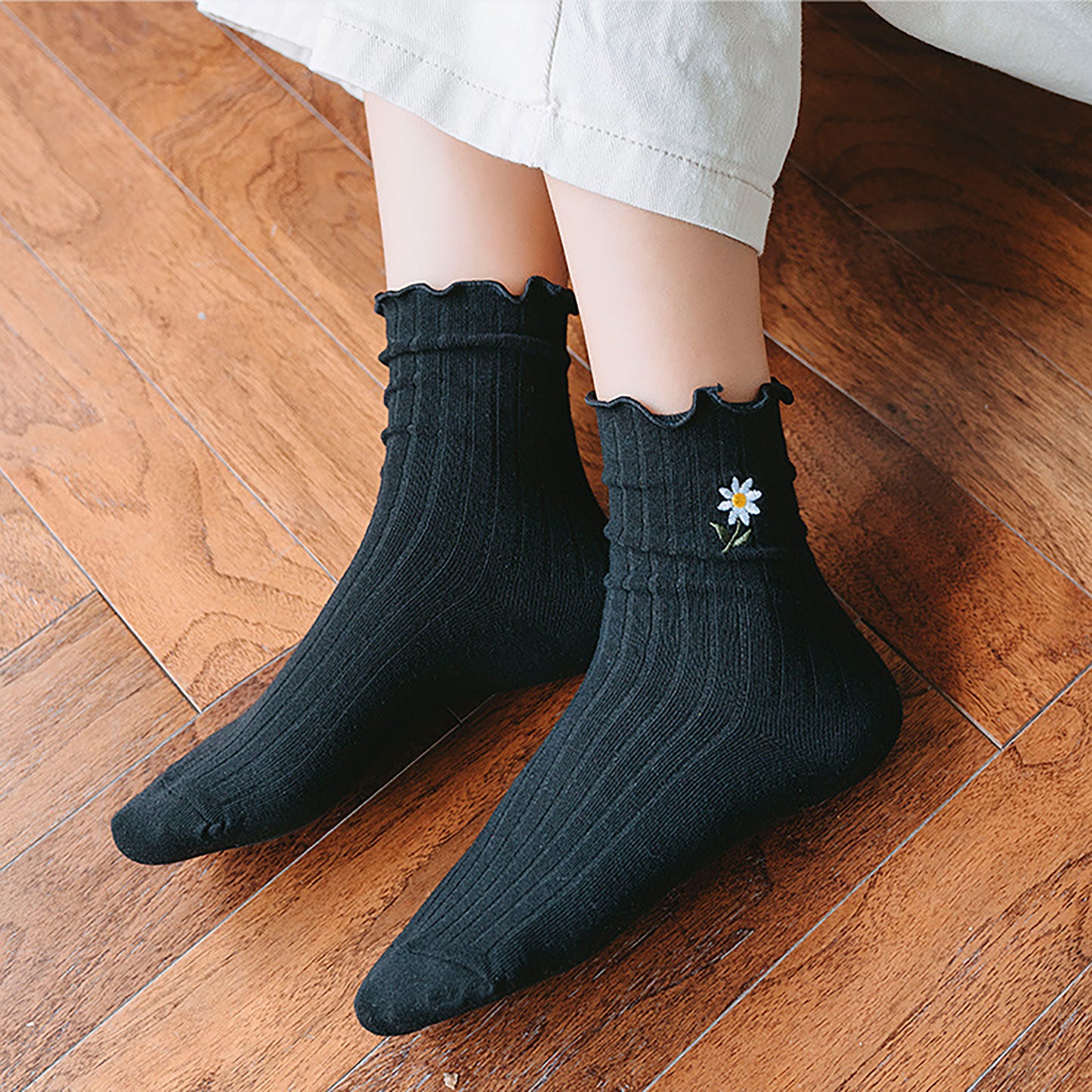 6pk Mustard Crew Socks with Ruffled Cuff and Daisy Embroidery
