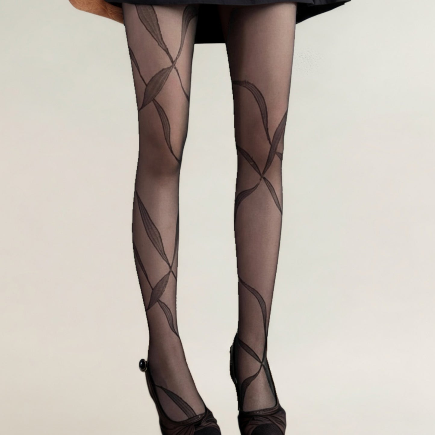 Sheer Pantyhose with Abstract Leaf Line Pattern