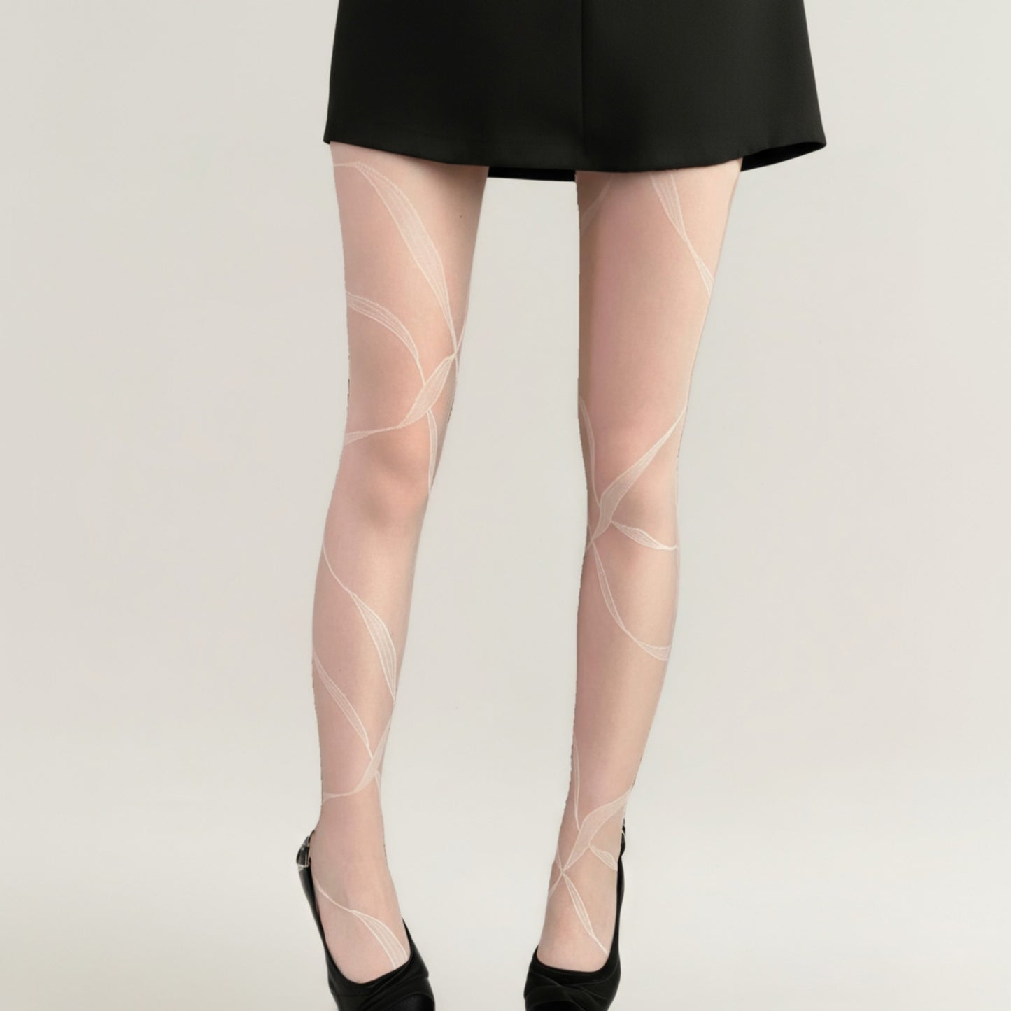 Sheer Pantyhose with Abstract Leaf Line Pattern