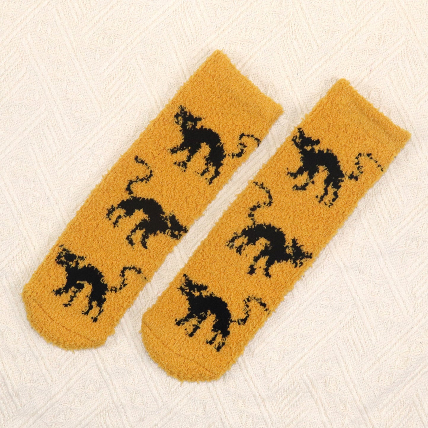 Halloween-Themed 6pk Fuzzy Socks Warm Mid-Calf Socks for Casual & Festive Wear