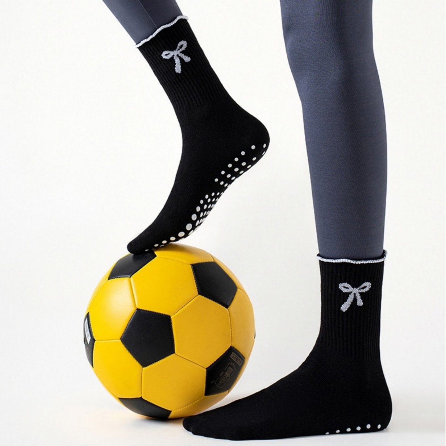 3-Piece Set Ribbed Crew Socks with Bow Embroidery Scalloped Cuff and Non Slip Grip Sole