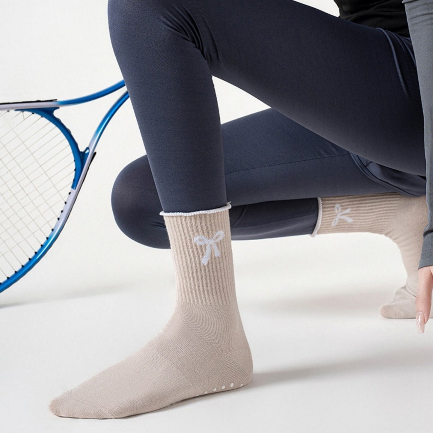 3-Piece Set Ribbed Crew Socks with Bow Embroidery Scalloped Cuff and Non Slip Grip Sole