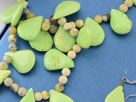 ALILANG Beadeds Simulated Turquoise Necklace and Earrings Set for Women