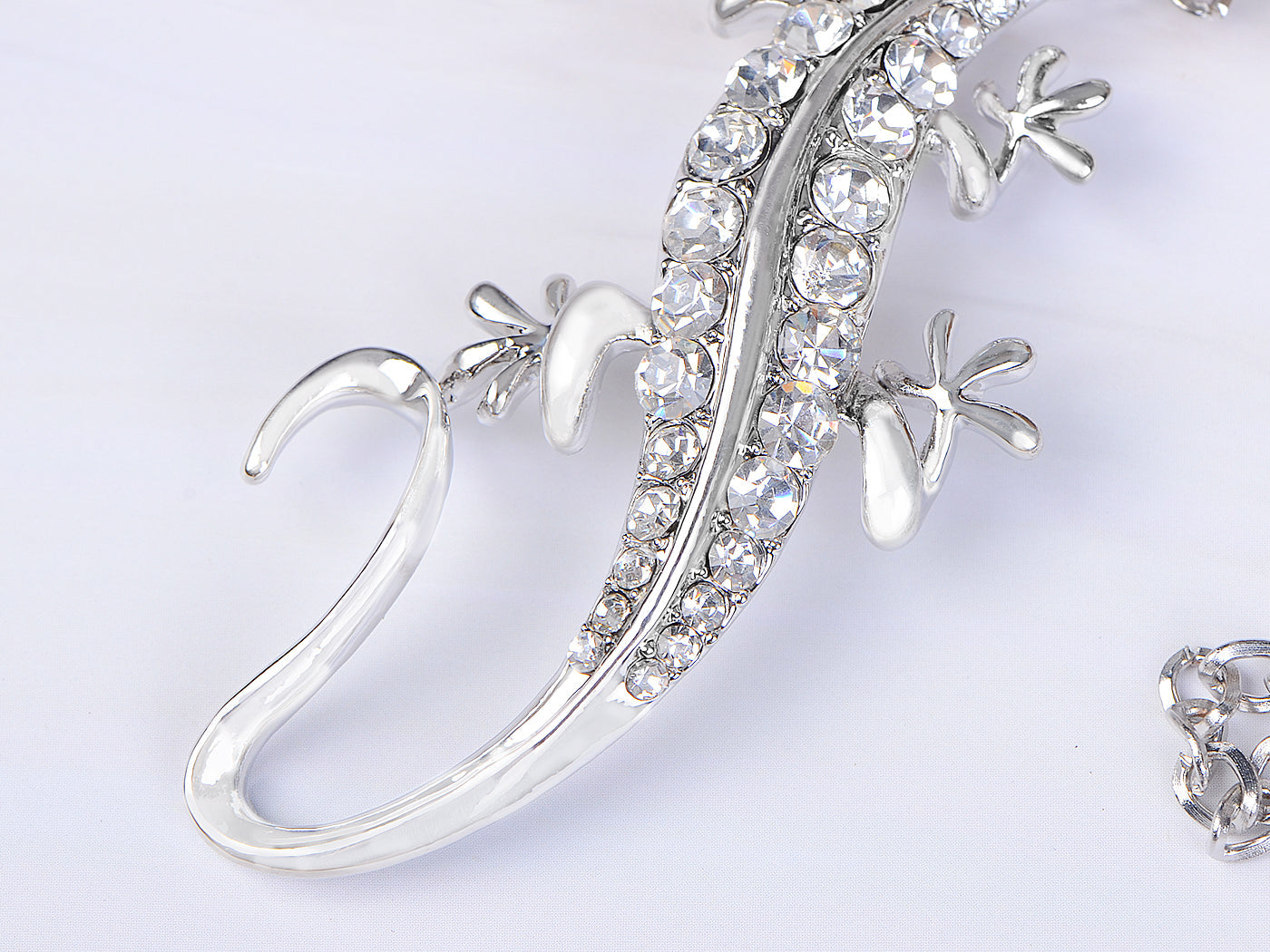 Long Tail Odd Walking Lizard Animal Pendant Necklace