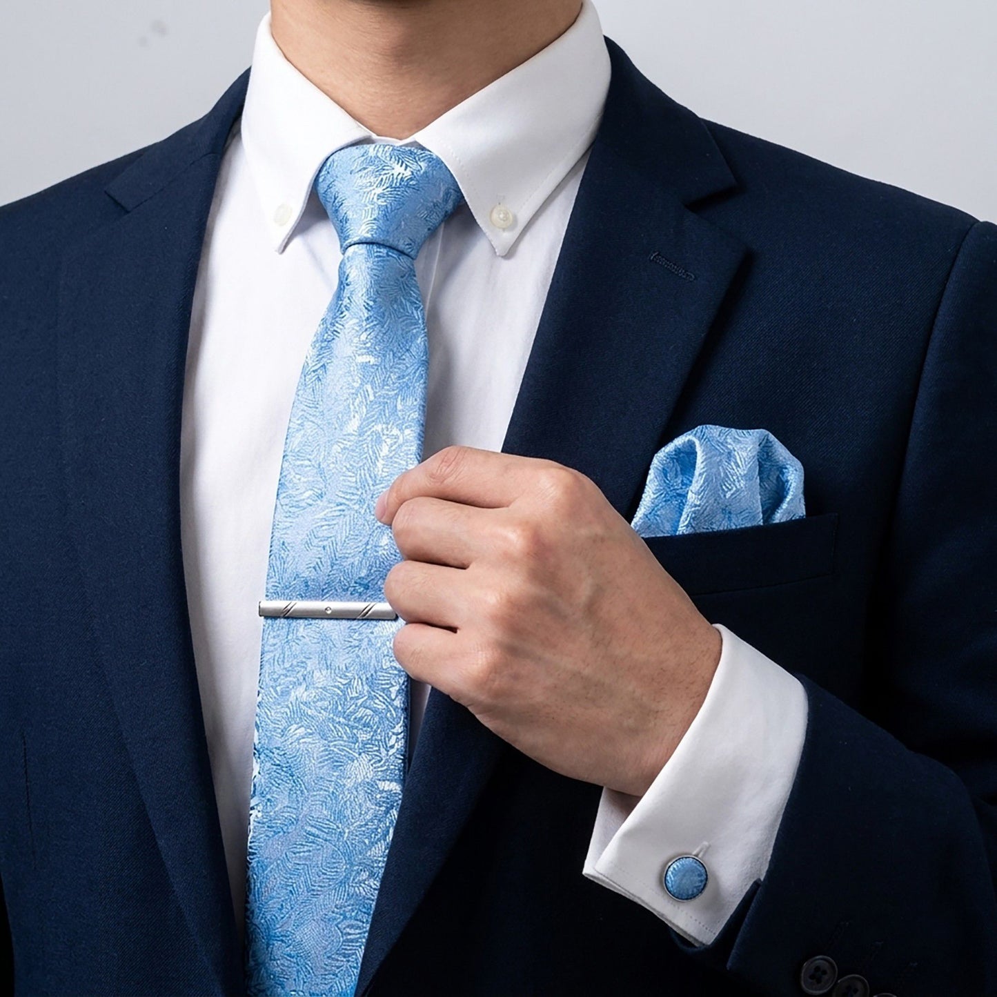 Men's Paisley Floral Tie Gift Set with Matching Pocket Square Cufflinks and Silver Tie Clip