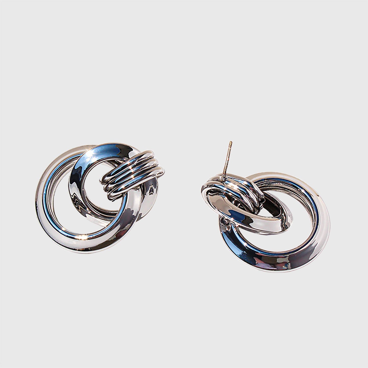 Women's Brass Interlocking Circle Earrings