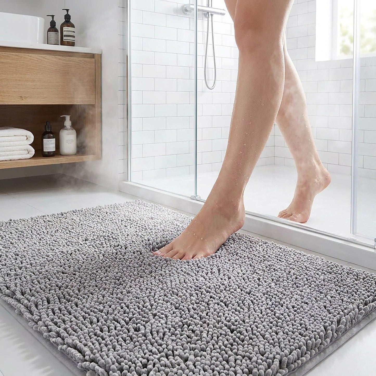 Chenille Bath Mat with Plush Noodle Texture and Non Slip Backing