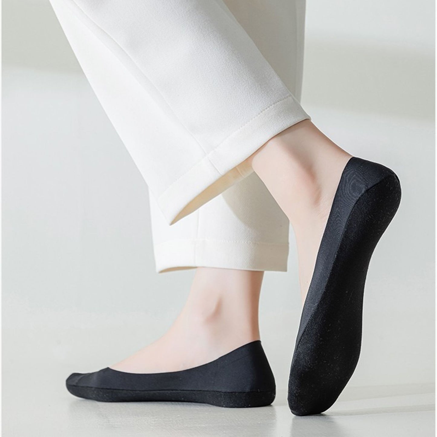 5 Pairs Women Low Cut Invisible Liner Socks Soft Stretch Mesh Top with Reinforced Toe and Moisture-Wicking Terry Cotton Sole