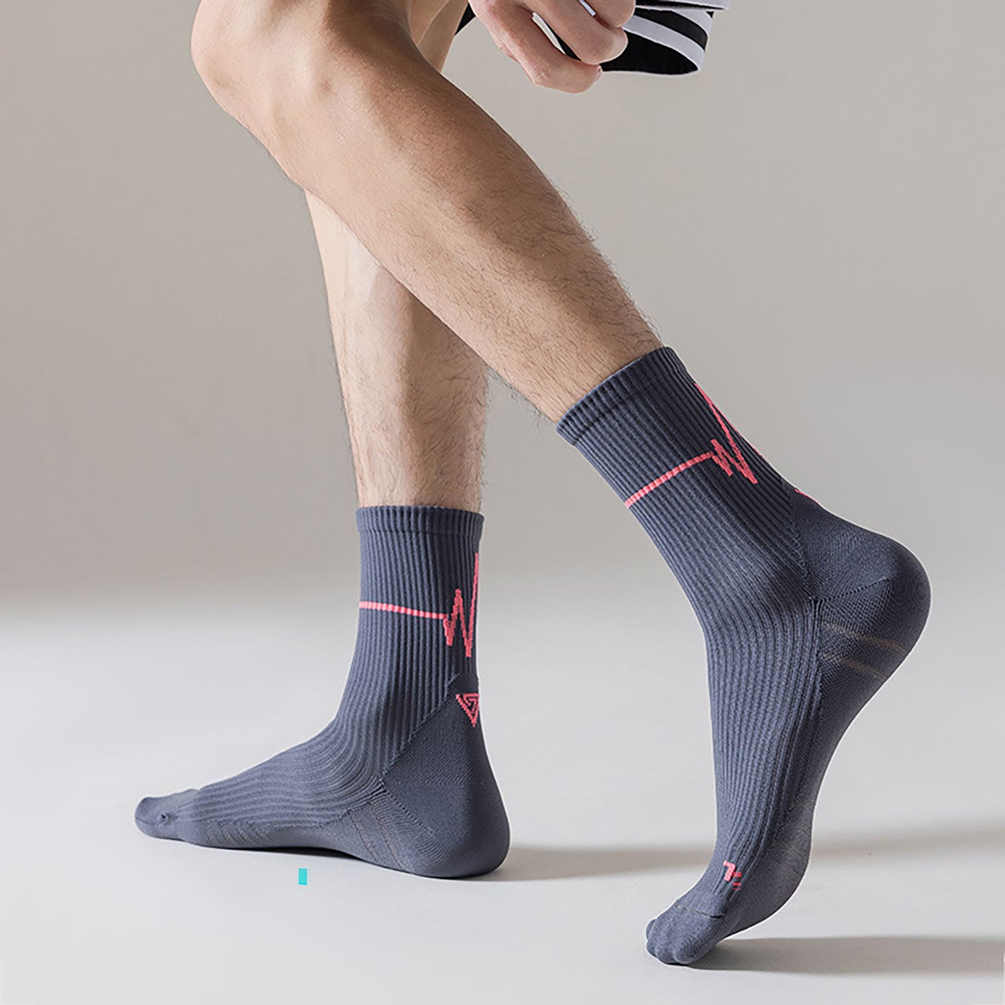 6pk Professional Athletic Socks - Ankle-Length Sports Socks with Elastic Cuff & Reinforced Design for Running & Gym