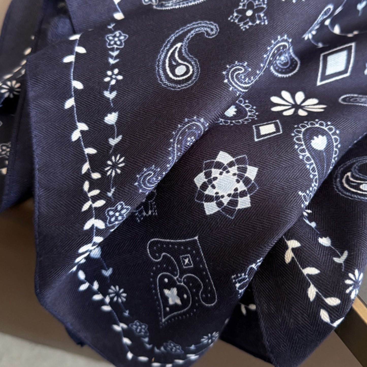 Paisley Print Square Scarf Lightweight Neck Hair and Handbag Fashion Accessory 26.8¡Á26.8 Inches