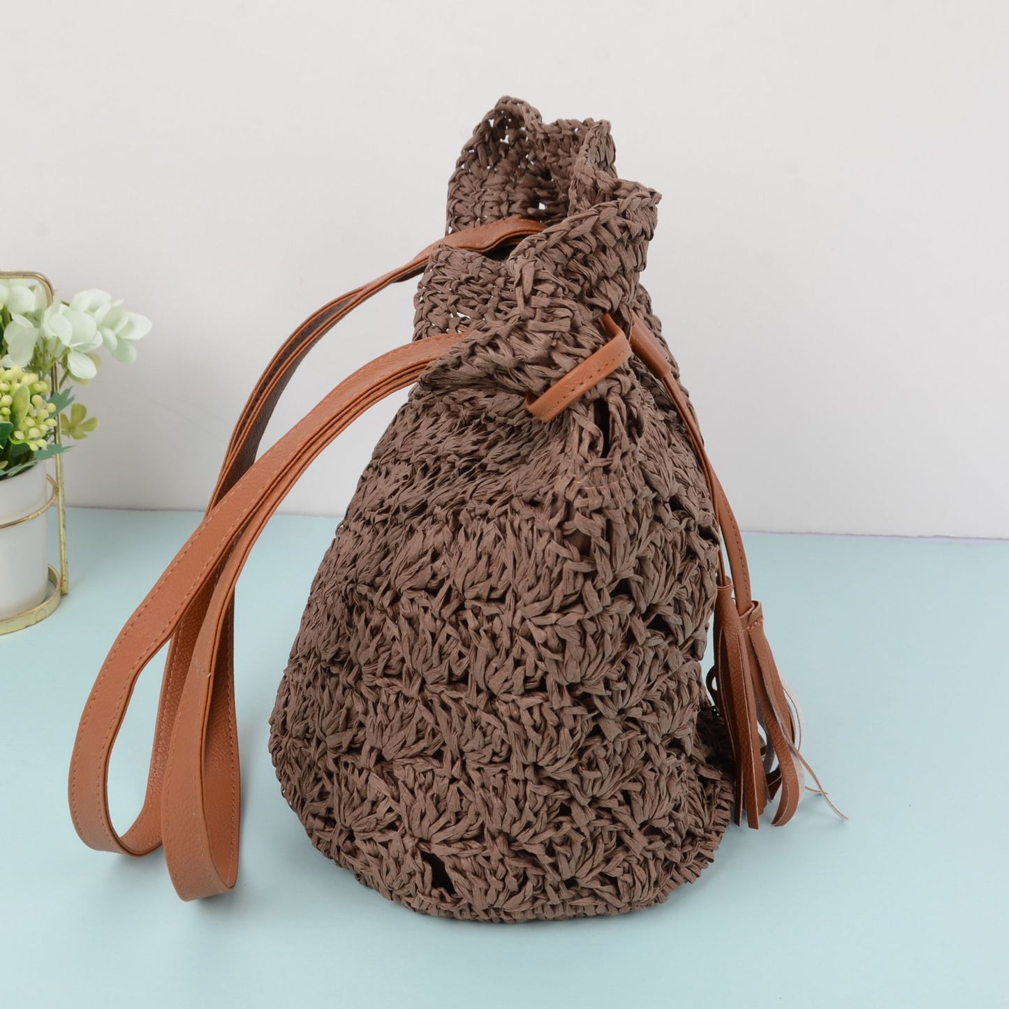 Women's Rustic Straw Shoulder Bag with Leather Accents