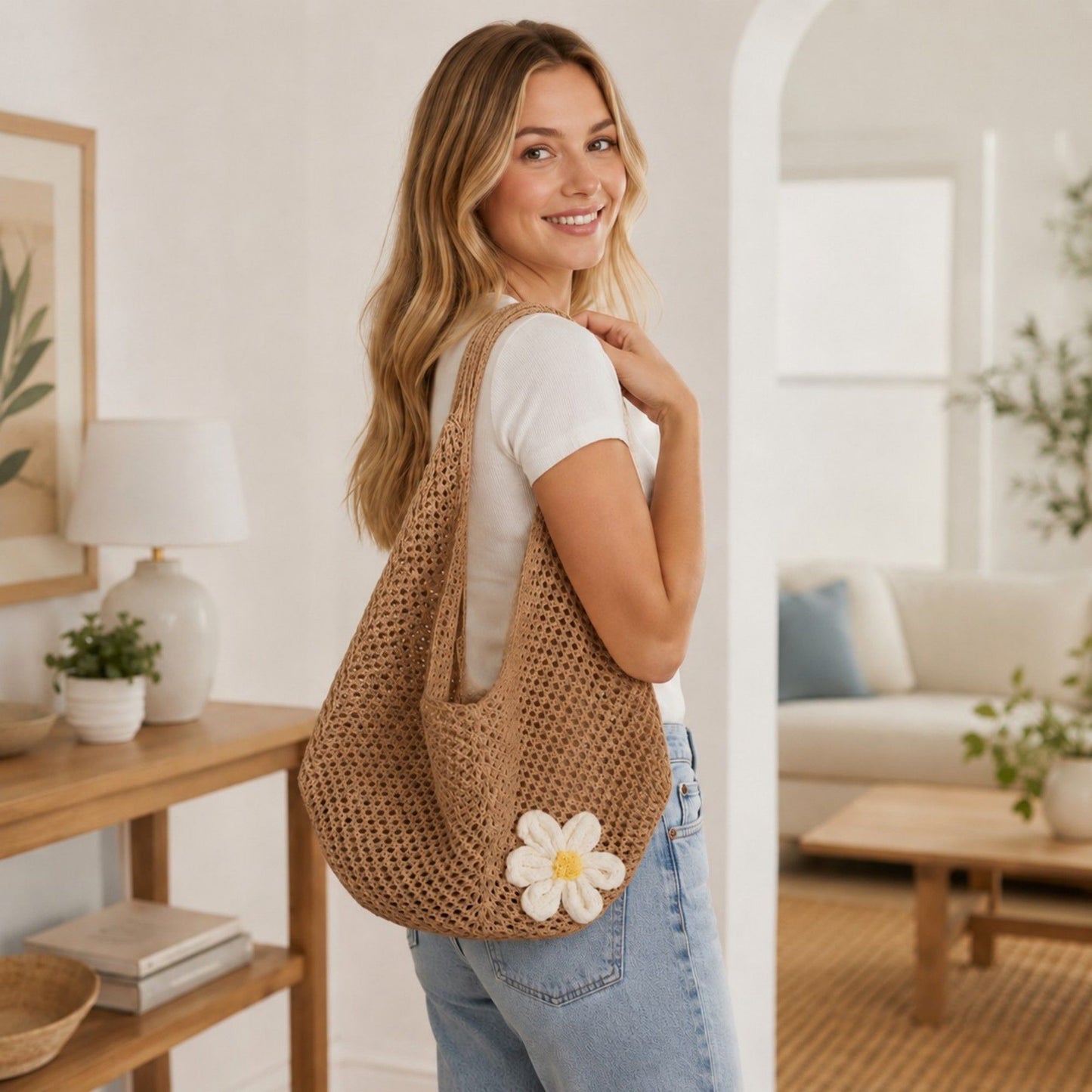 Flower Detail Woven Tote Bag for Women - Lightweight Summer Shoulder Bag for Vacation