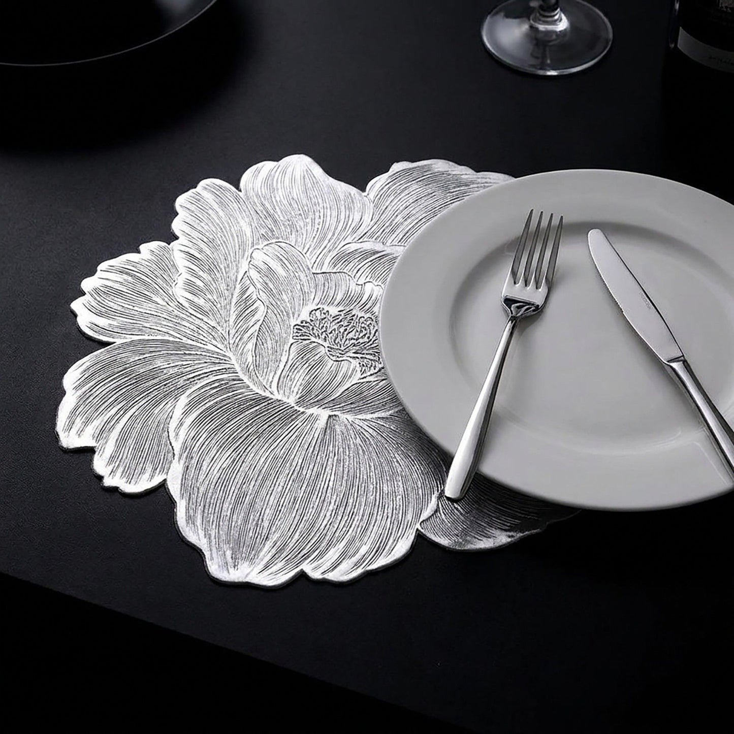 4-Pack Floral Round PVC Placemats Metallic Textured Heat Resistant Table Mats