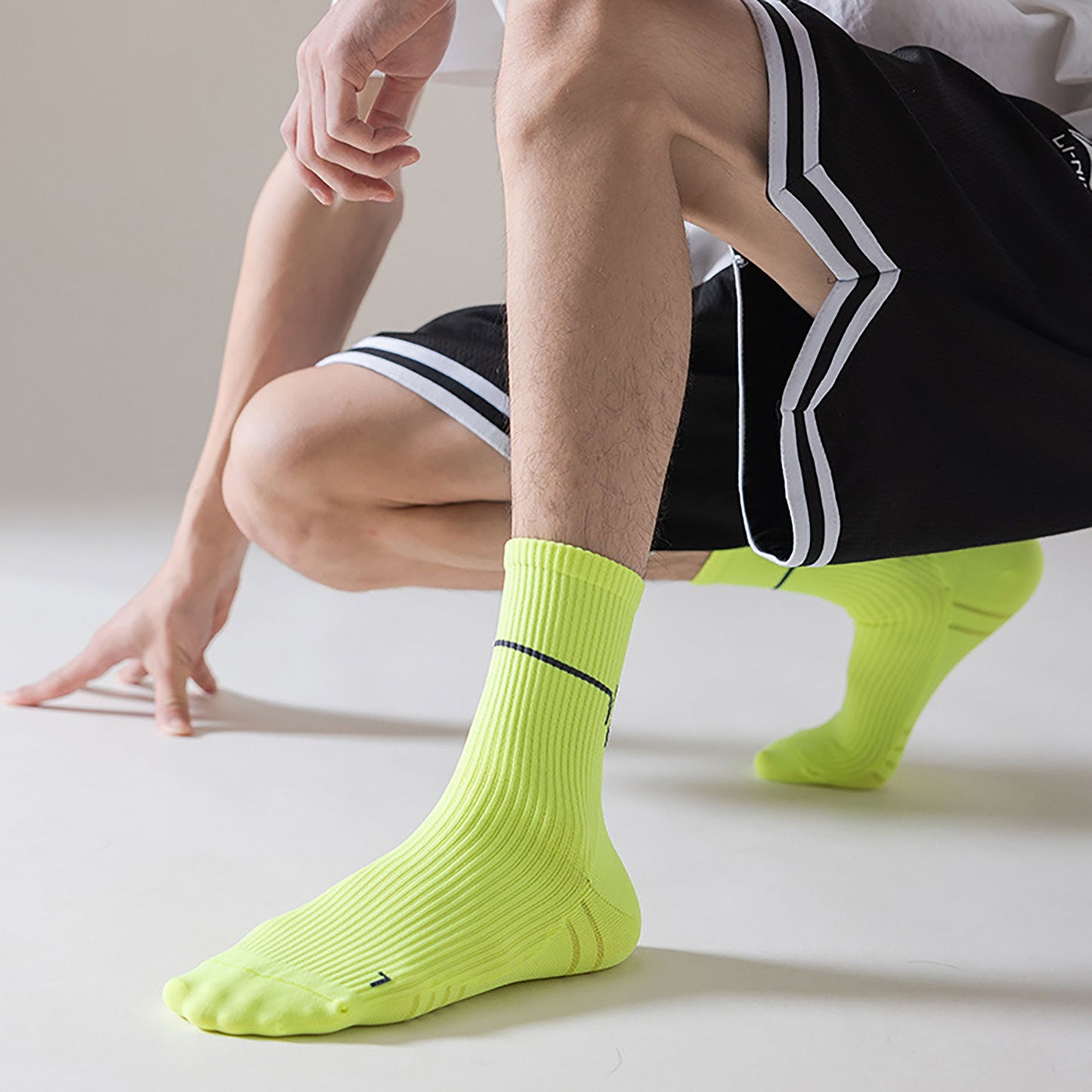 6pk Professional Athletic Socks - Ankle-Length Sports Socks with Elastic Cuff & Reinforced Design for Running & Gym